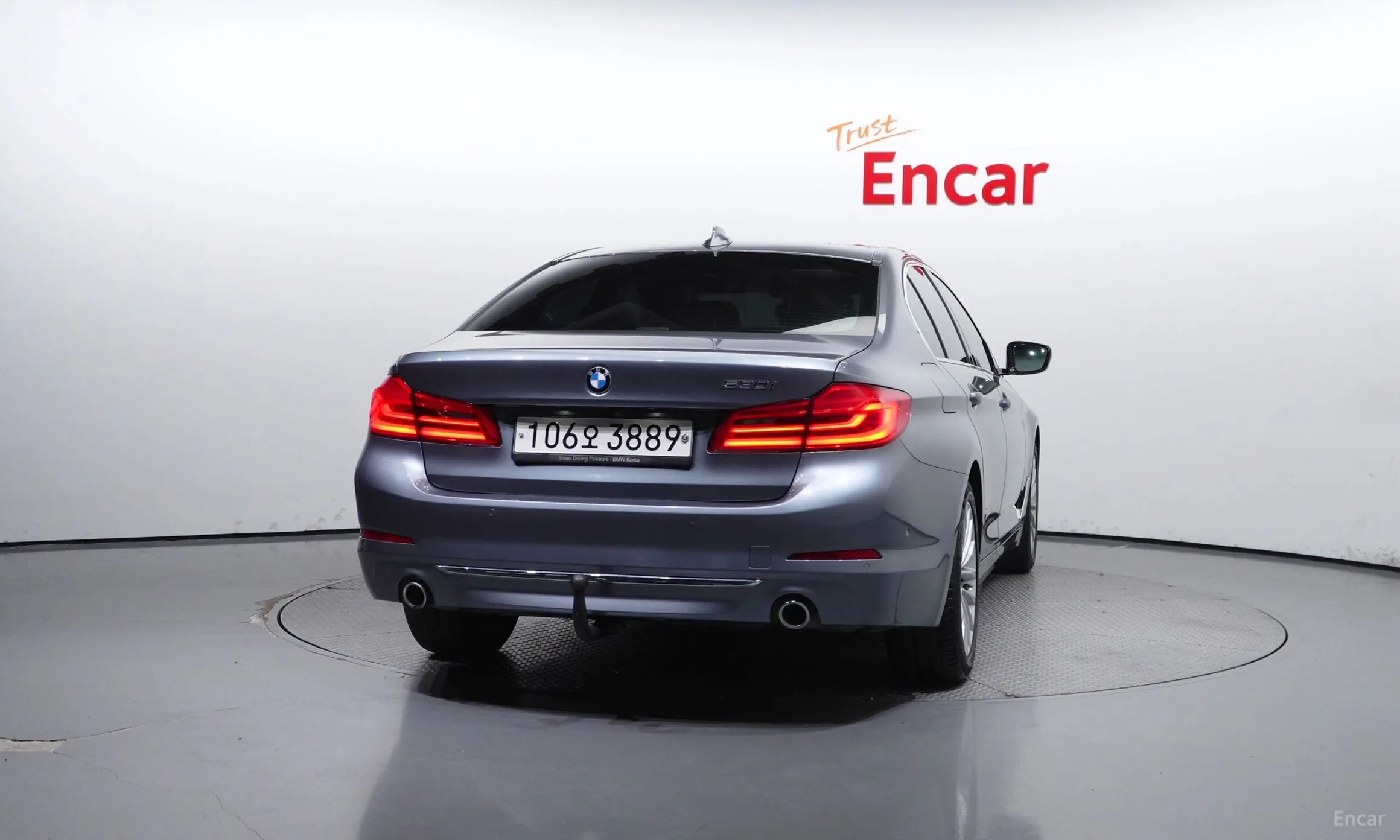 BMW 5 Series (G30) превью 3