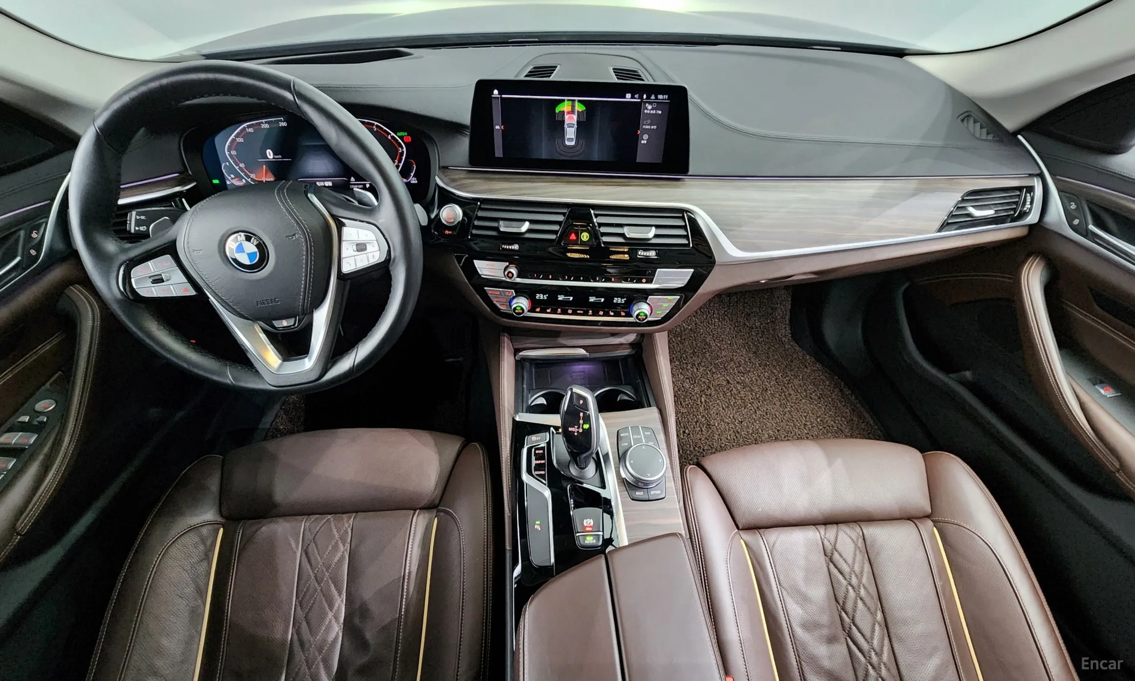 BMW 5 Series (G30) превью 4