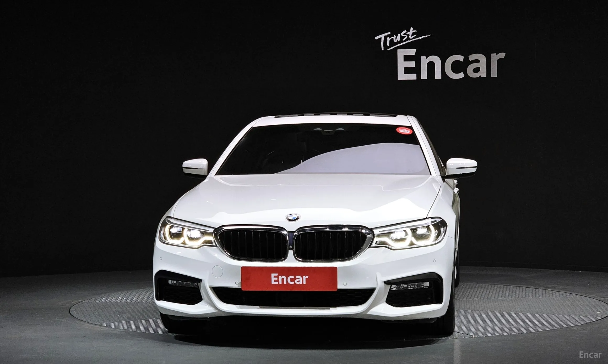 BMW 5 Series (G30) превью 2