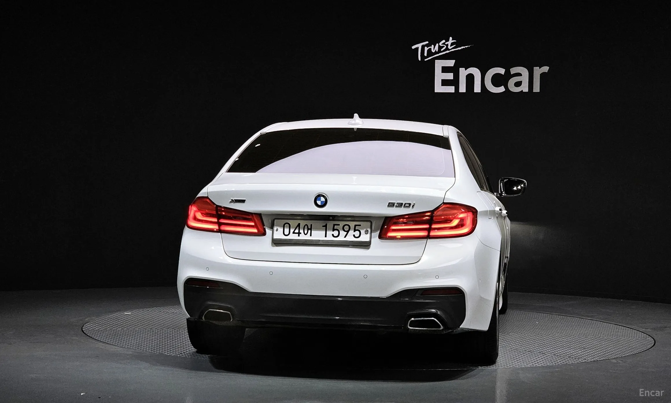 BMW 5 Series (G30) превью 3