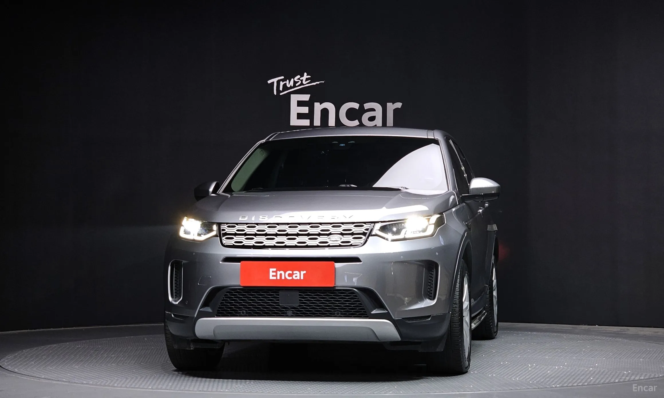 Land Rover Discovery Sports превью 2