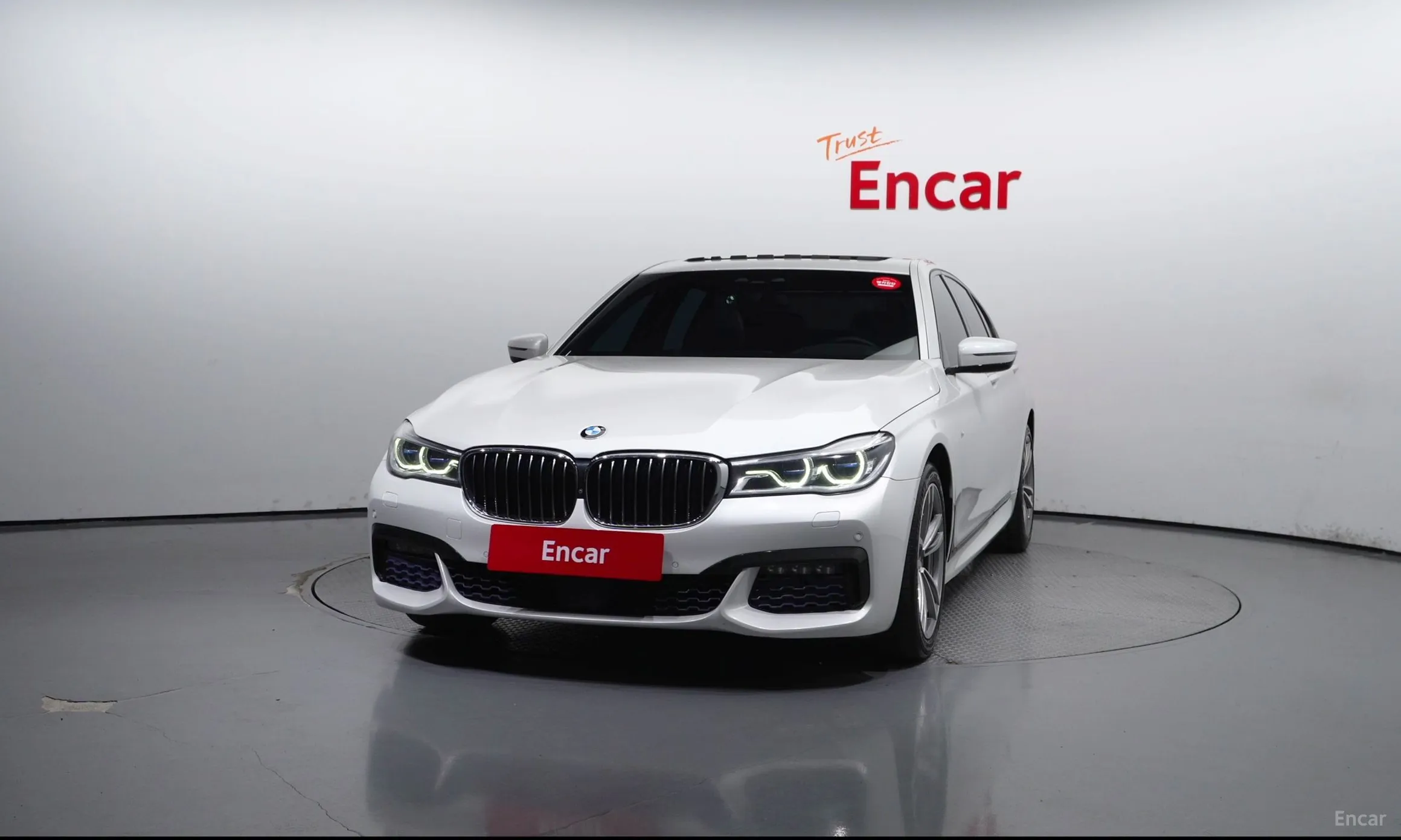 BMW 7 Series (G11) превью 2