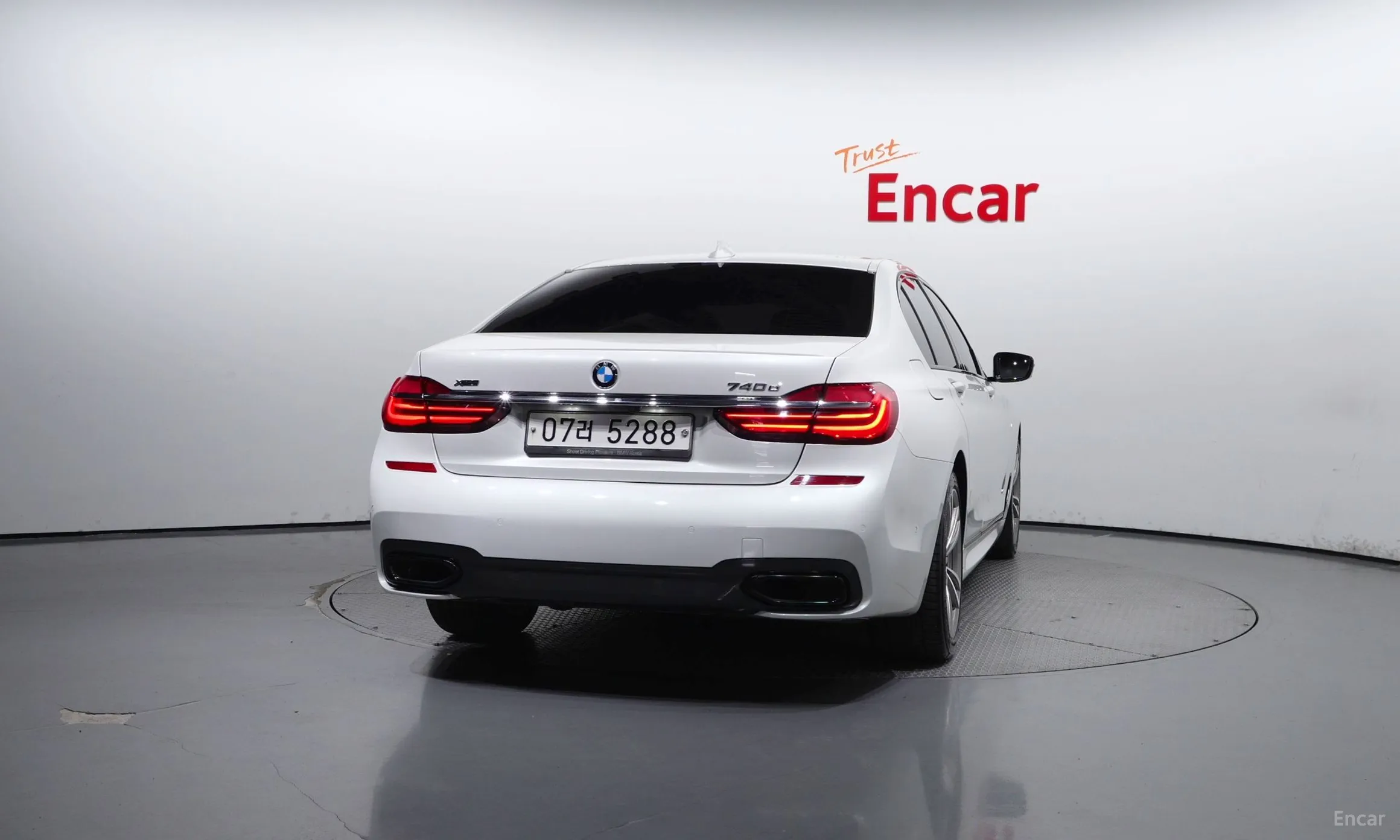 BMW 7 Series (G11) превью 3