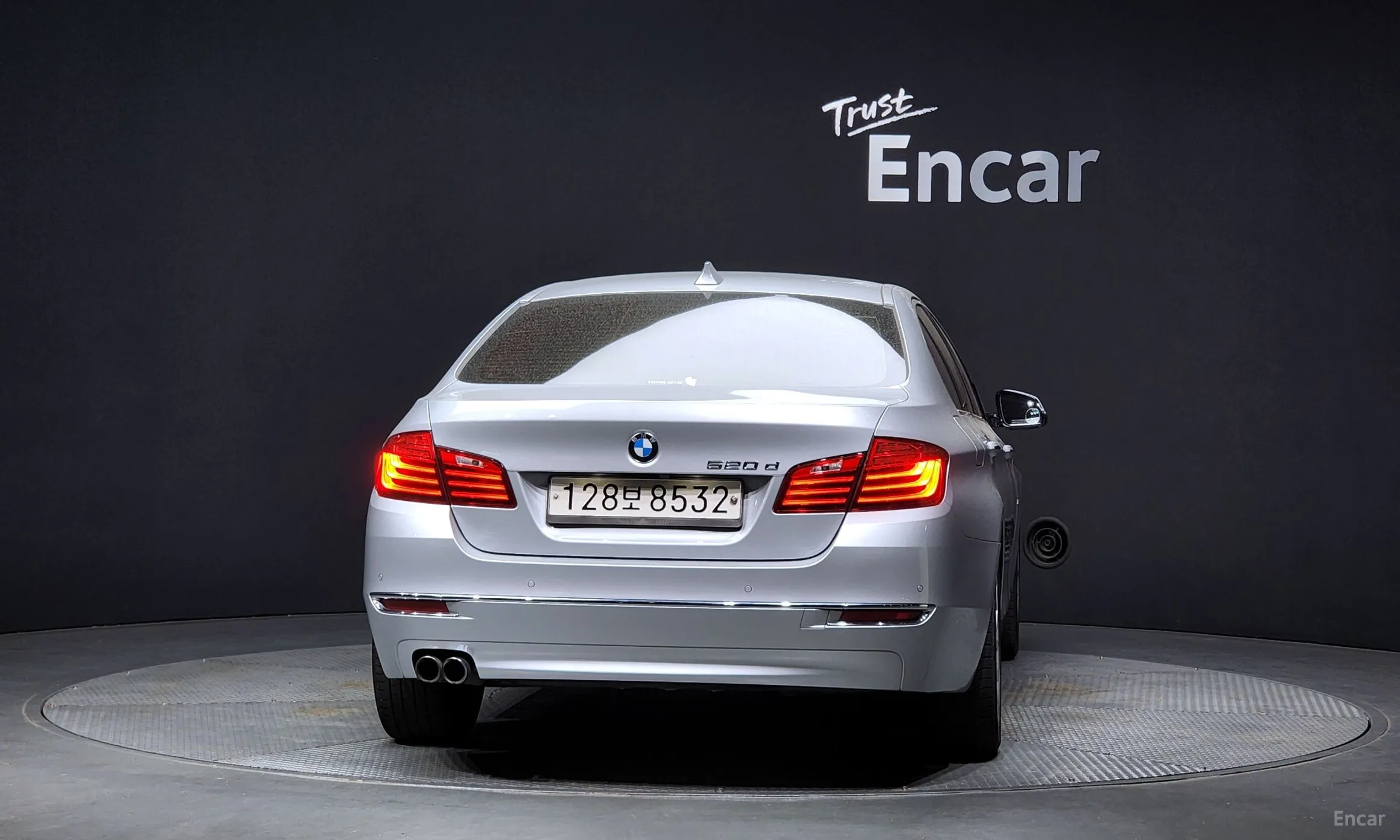 BMW 5 Series (F10) превью 3