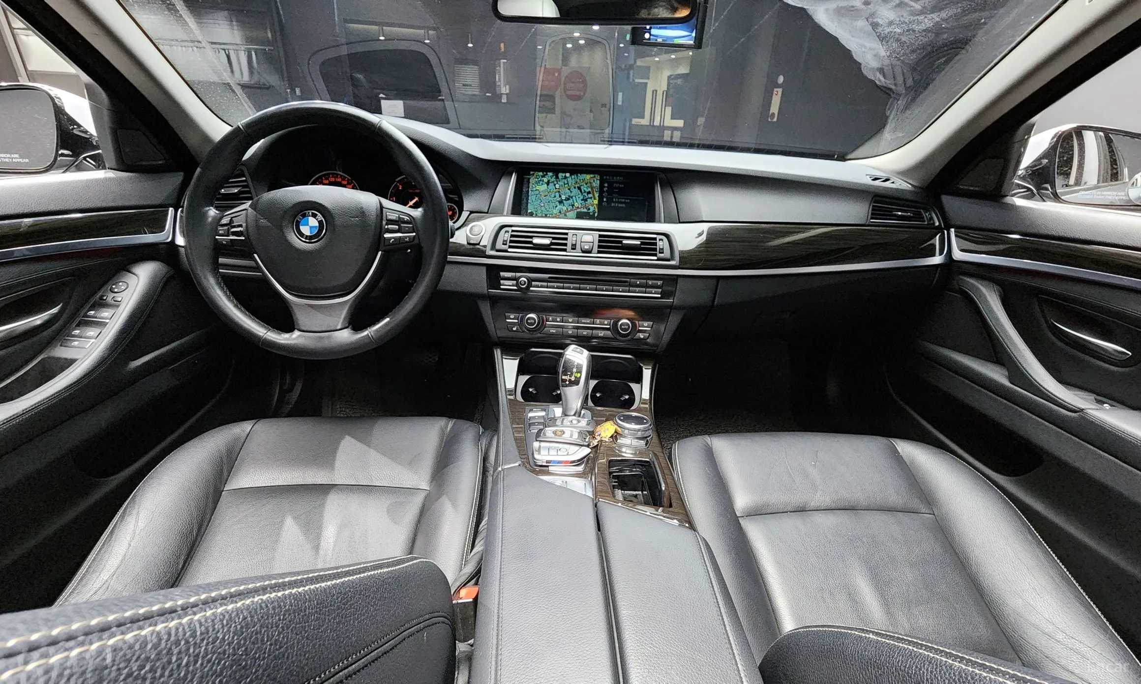 BMW 5 Series (F10) превью 4