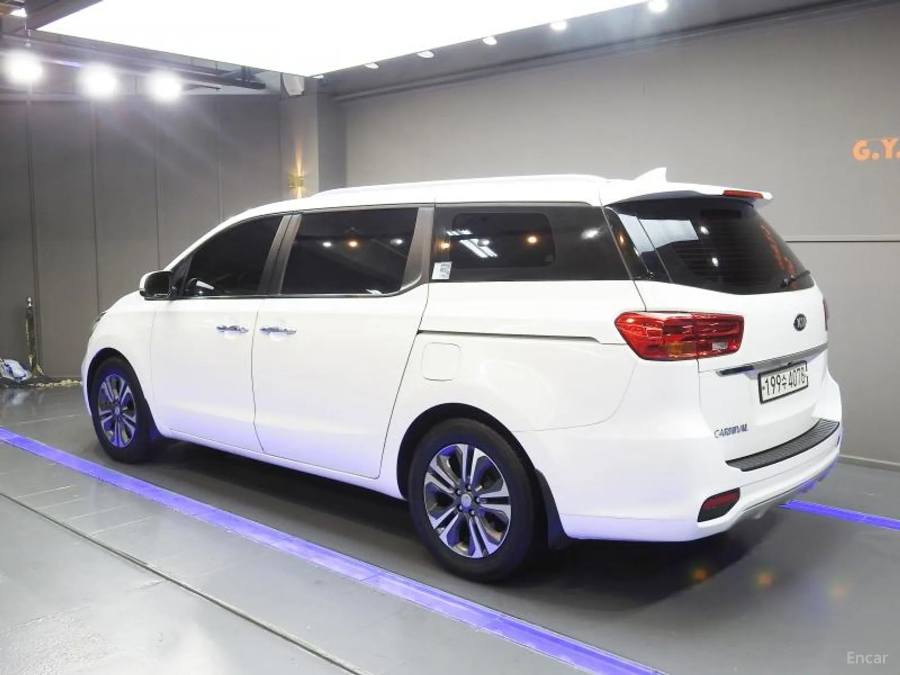 Kia Carnival превью 3