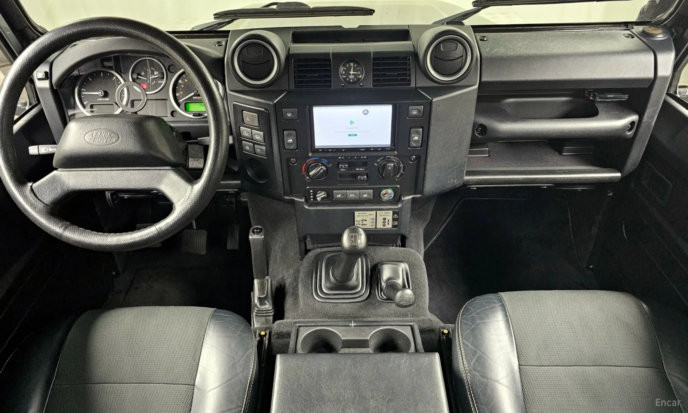 Land Rover Defender превью 4