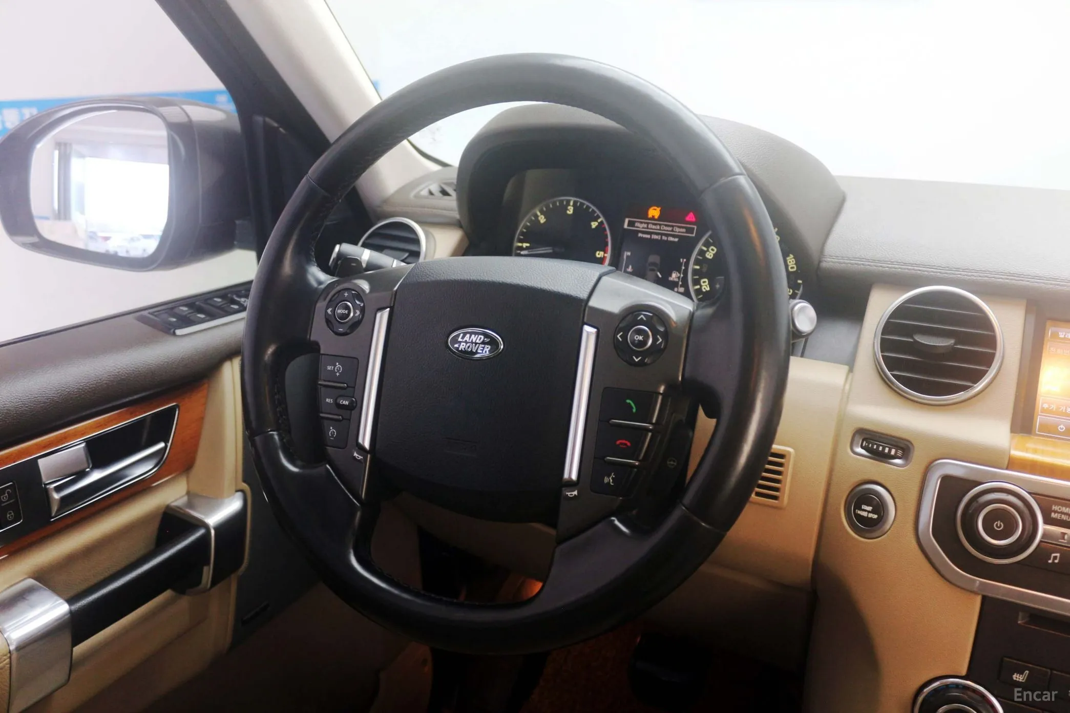 Land Rover Discovery 4 превью 4