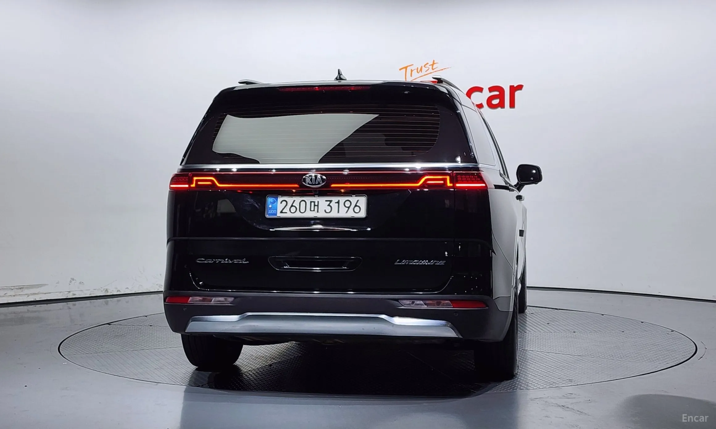 Kia Carnival Gen 4 превью 3