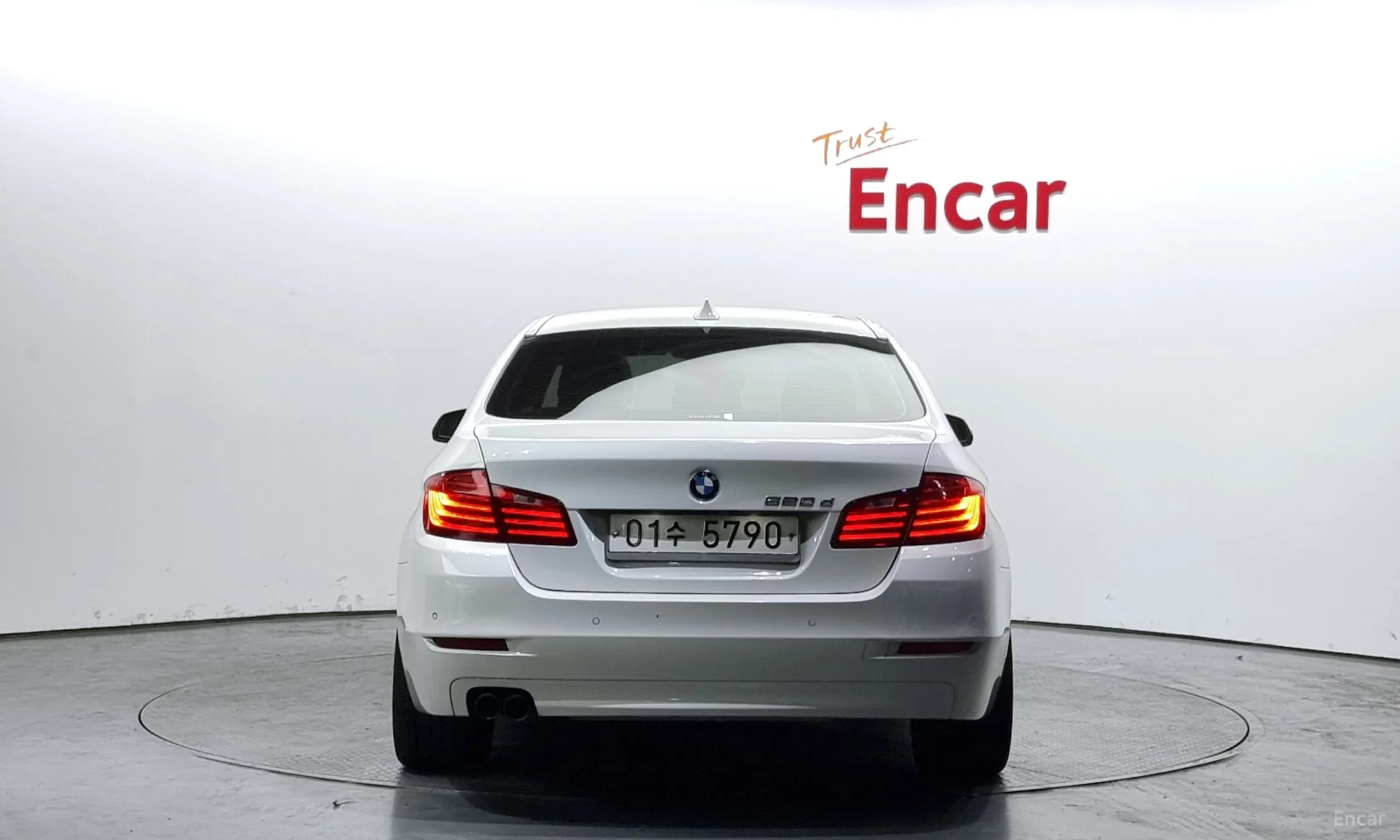 BMW 5 Series (F10) превью 3