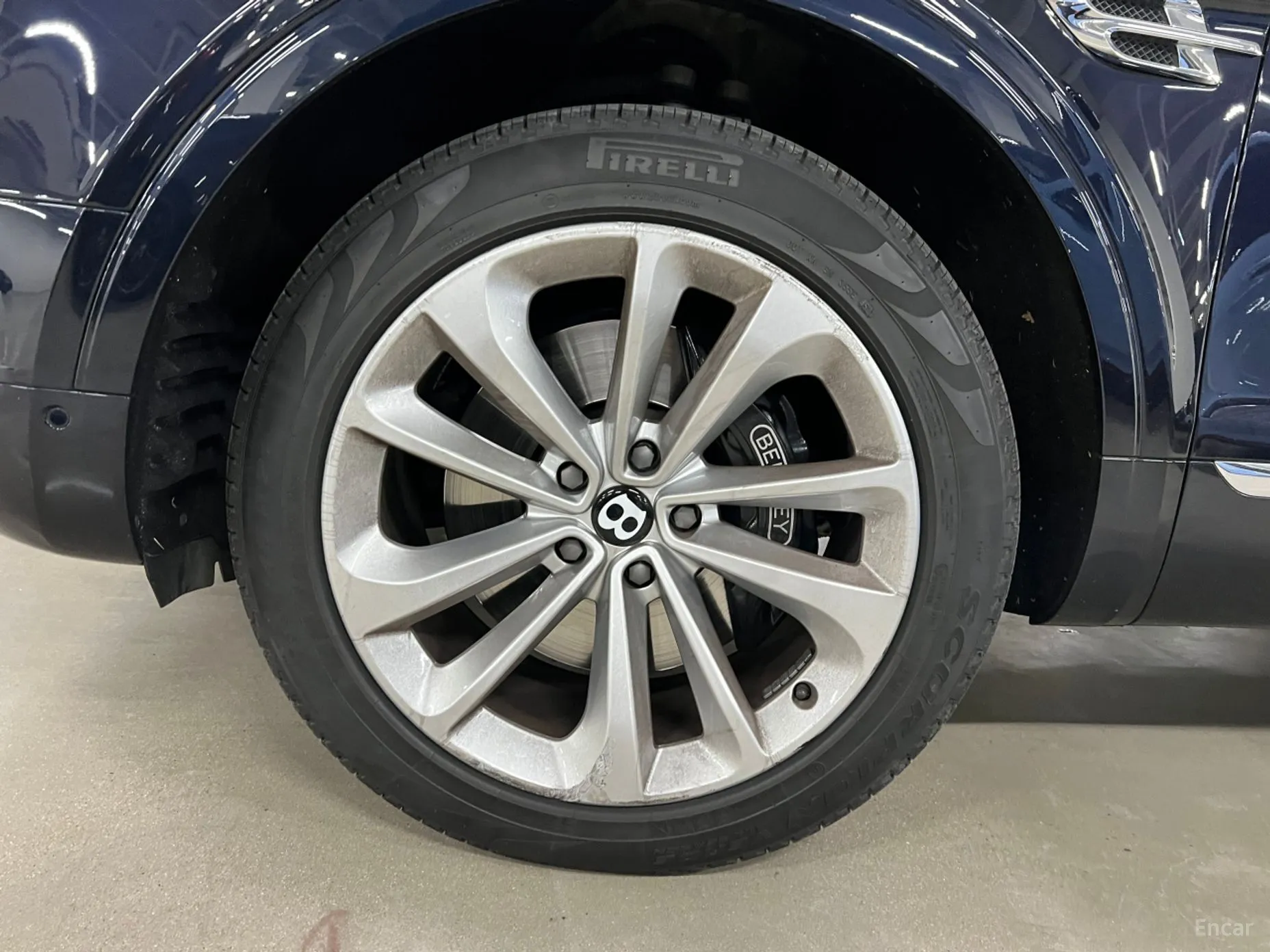 Bentley Bentayga превью 18
