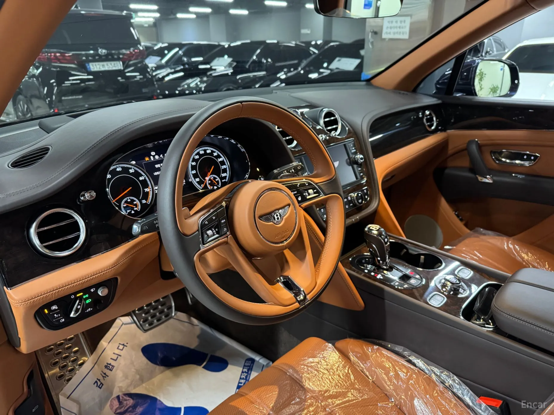 Bentley Bentayga превью 4