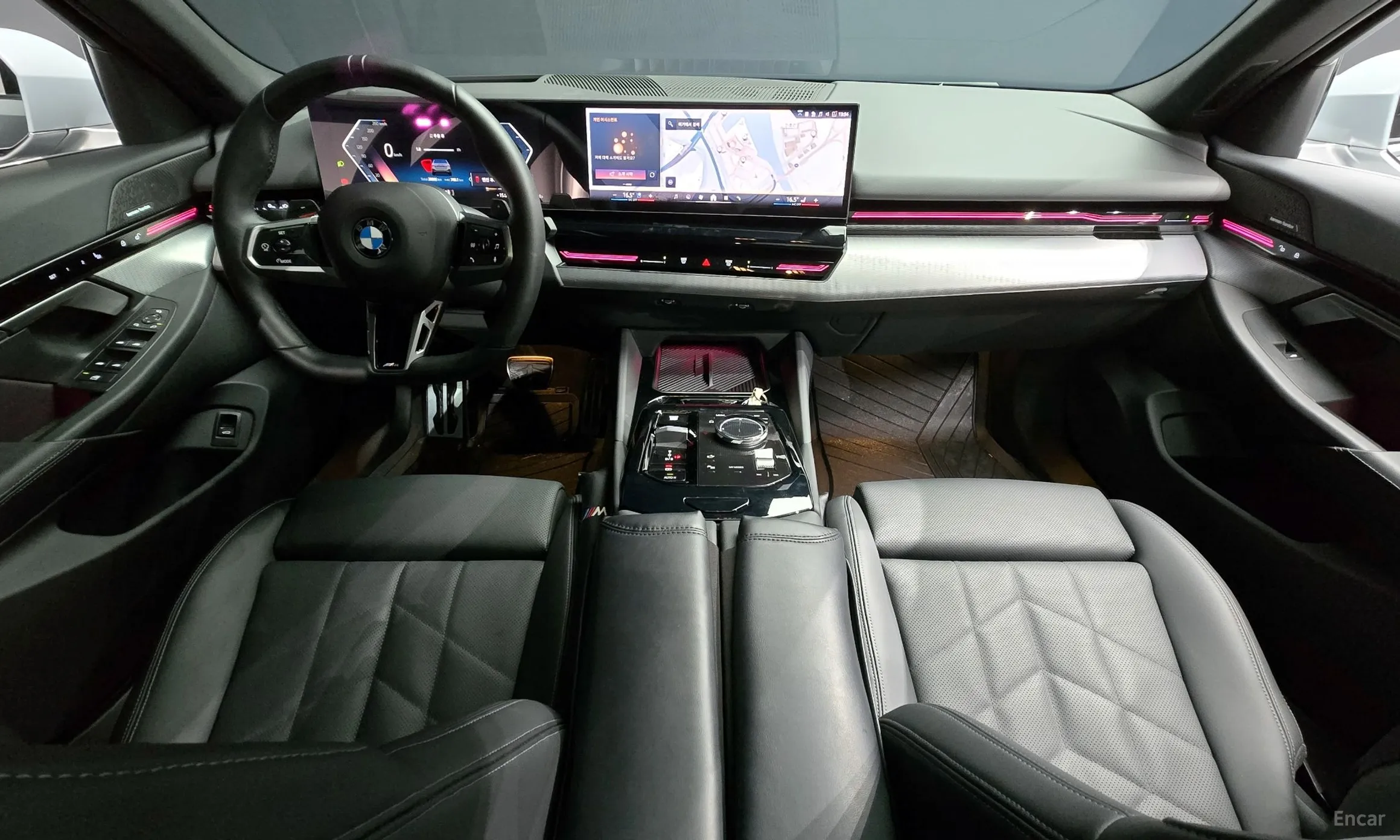 BMW 5 Series (G60) превью 4