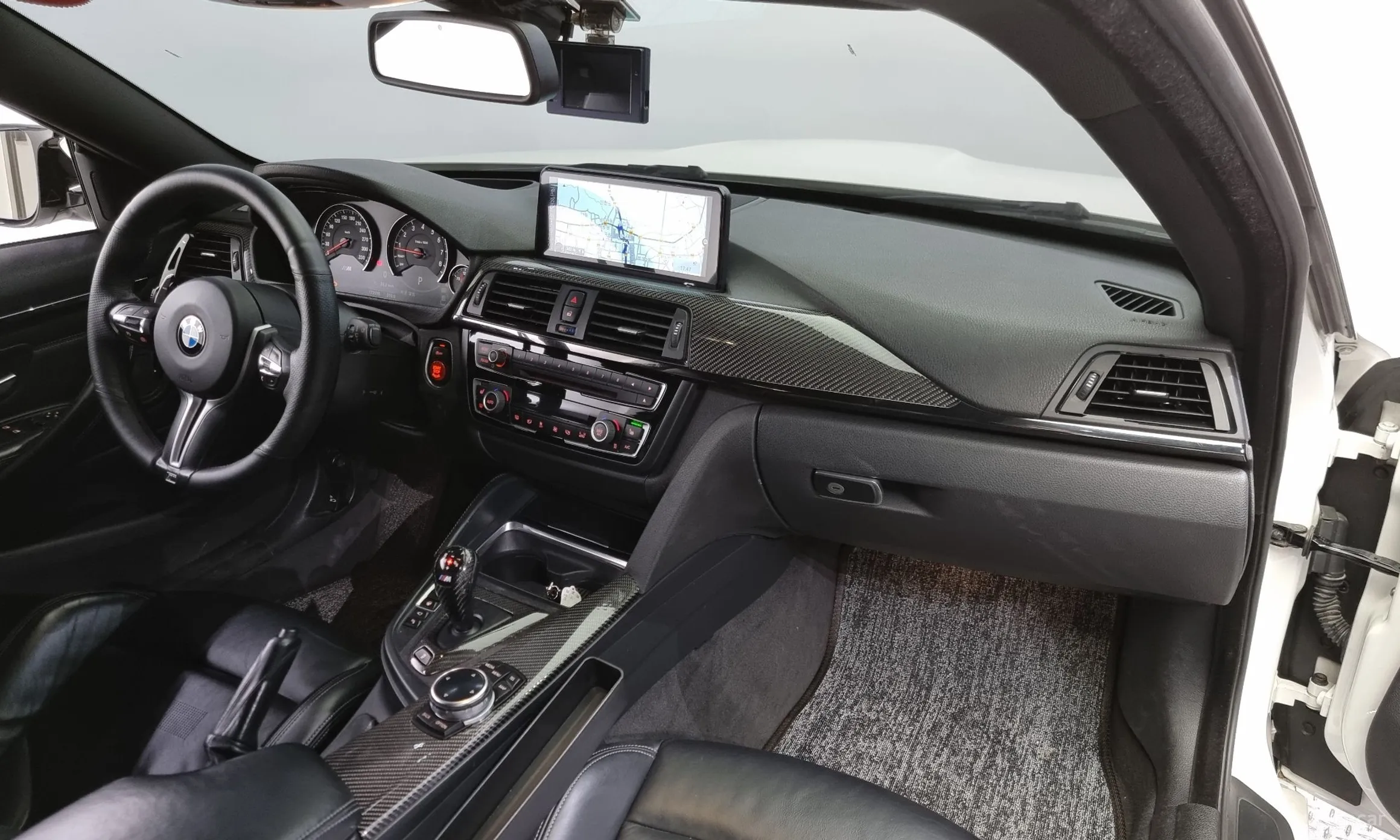 BMW M4 (F82) превью 4