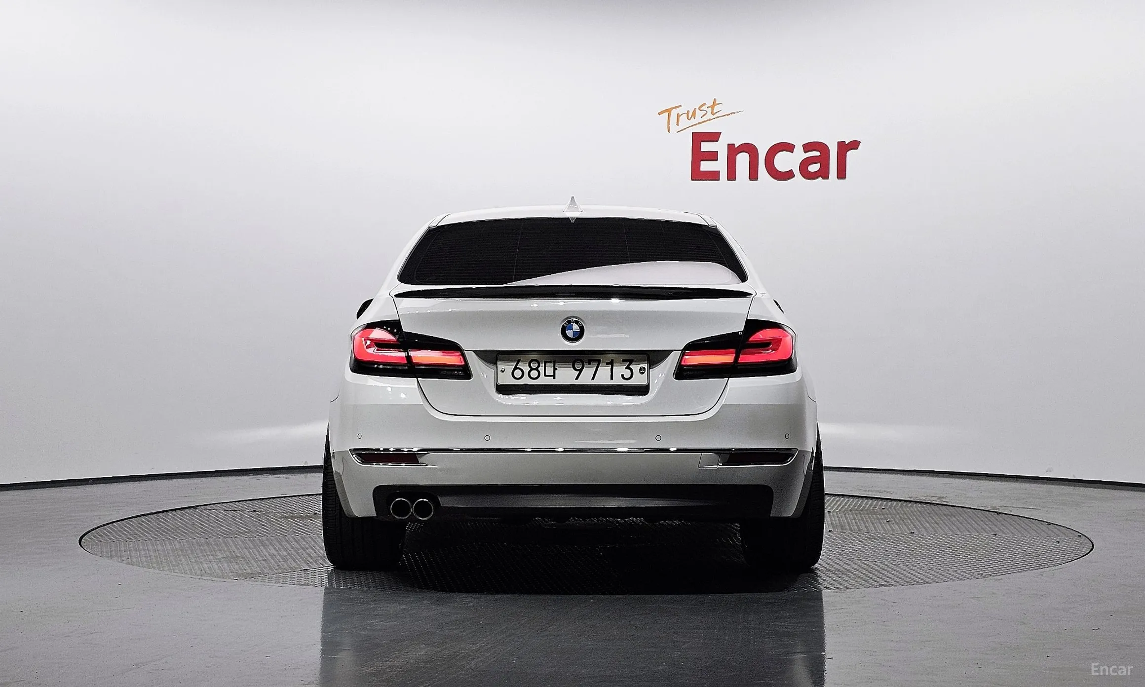 BMW 5 Series (F10) превью 3