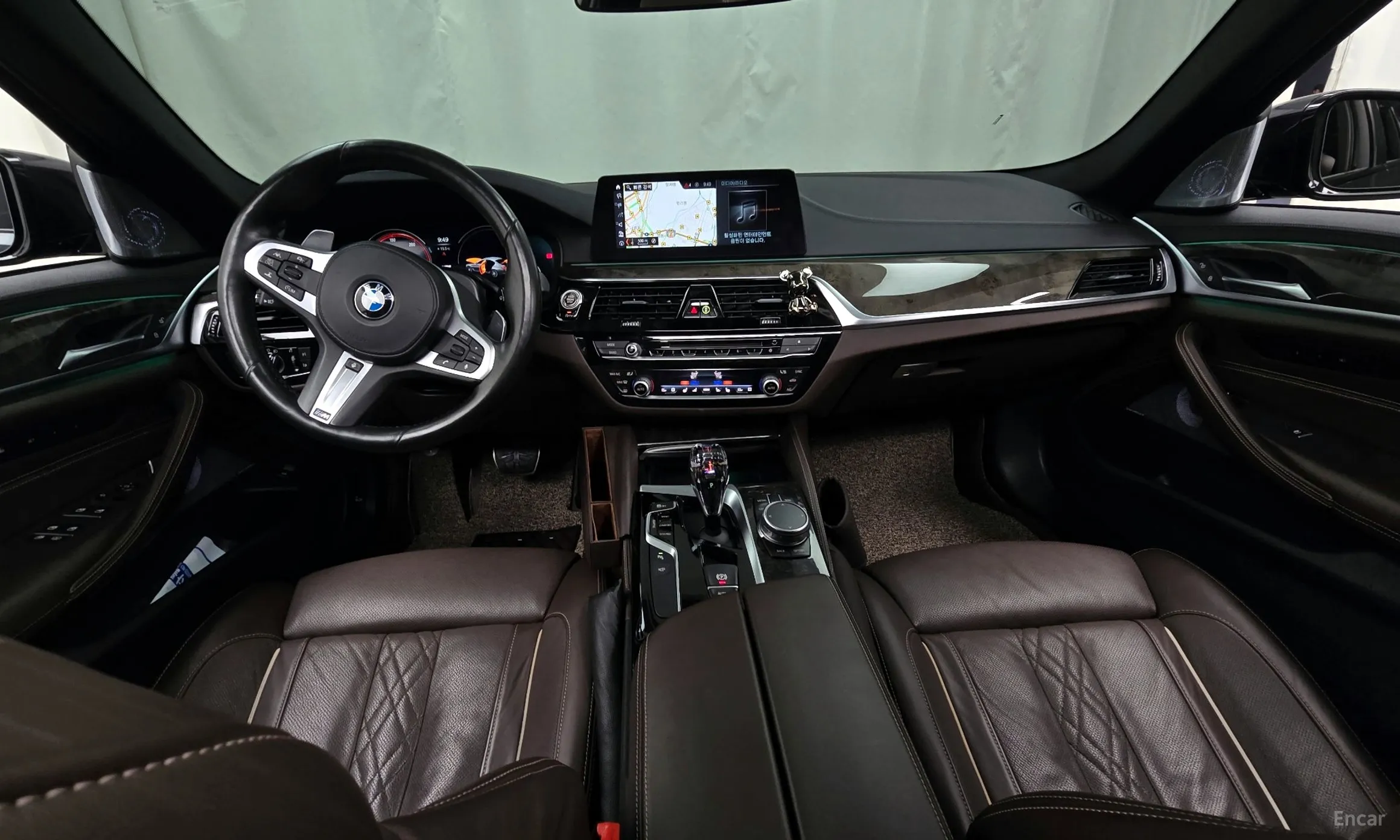 BMW 5 Series (G30) превью 4