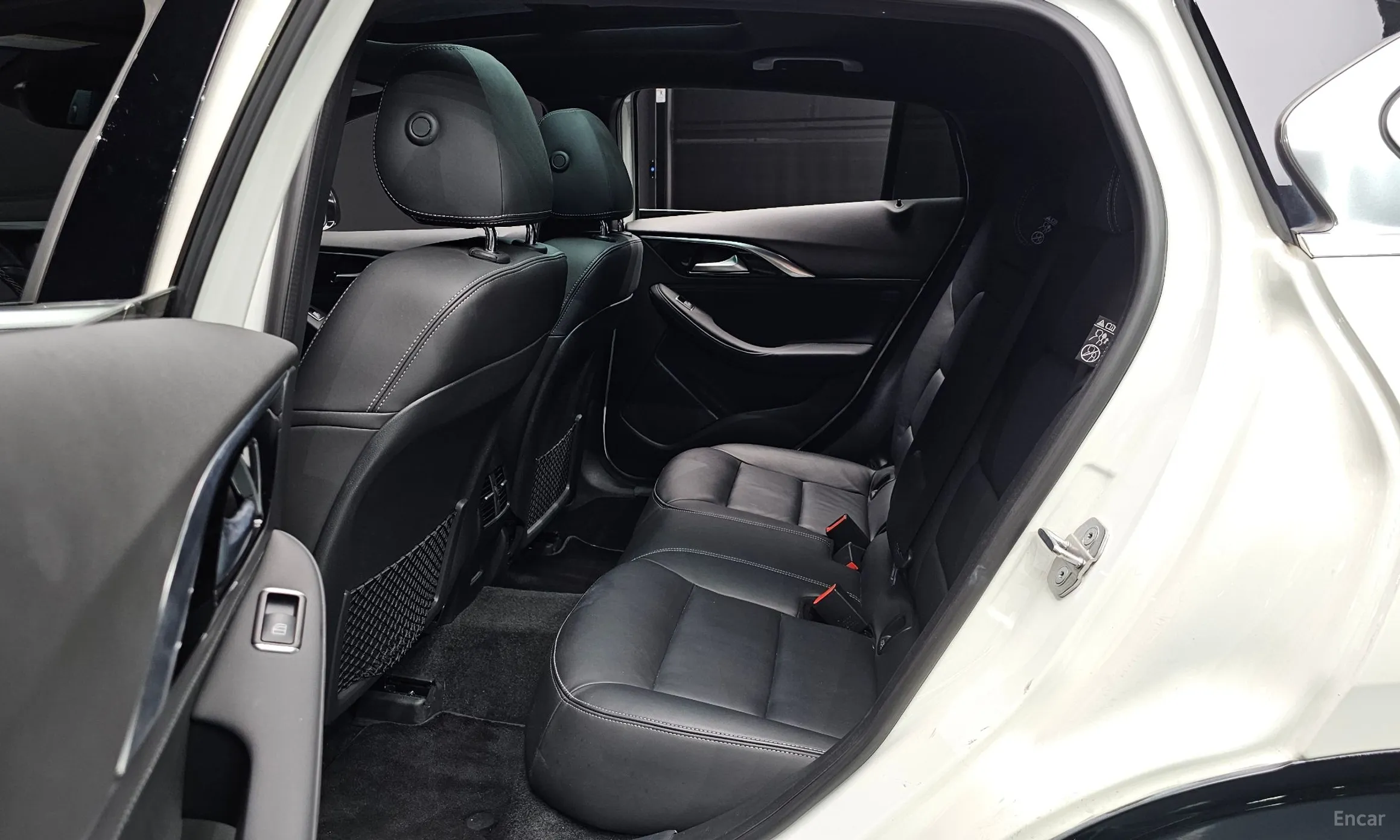 Infiniti Q30 превью 12