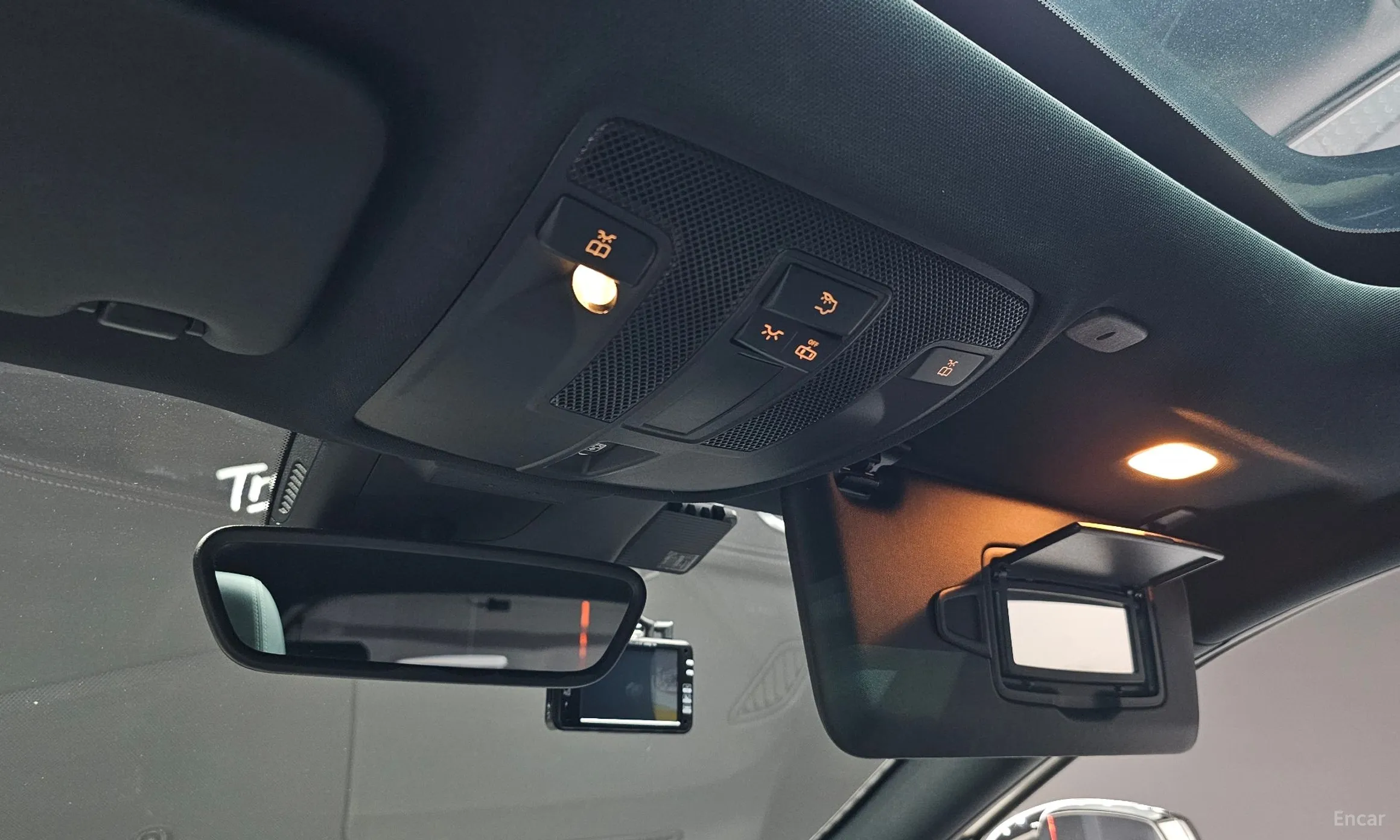 Infiniti Q30 превью 16