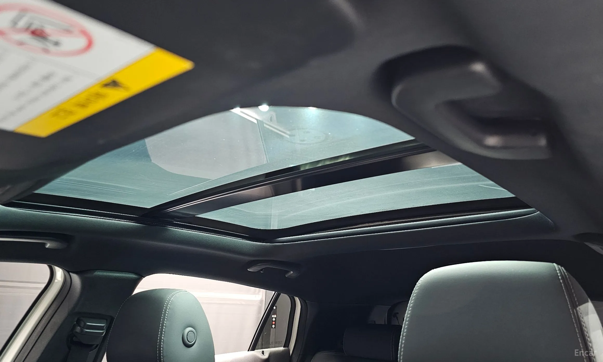 Infiniti Q30 превью 17