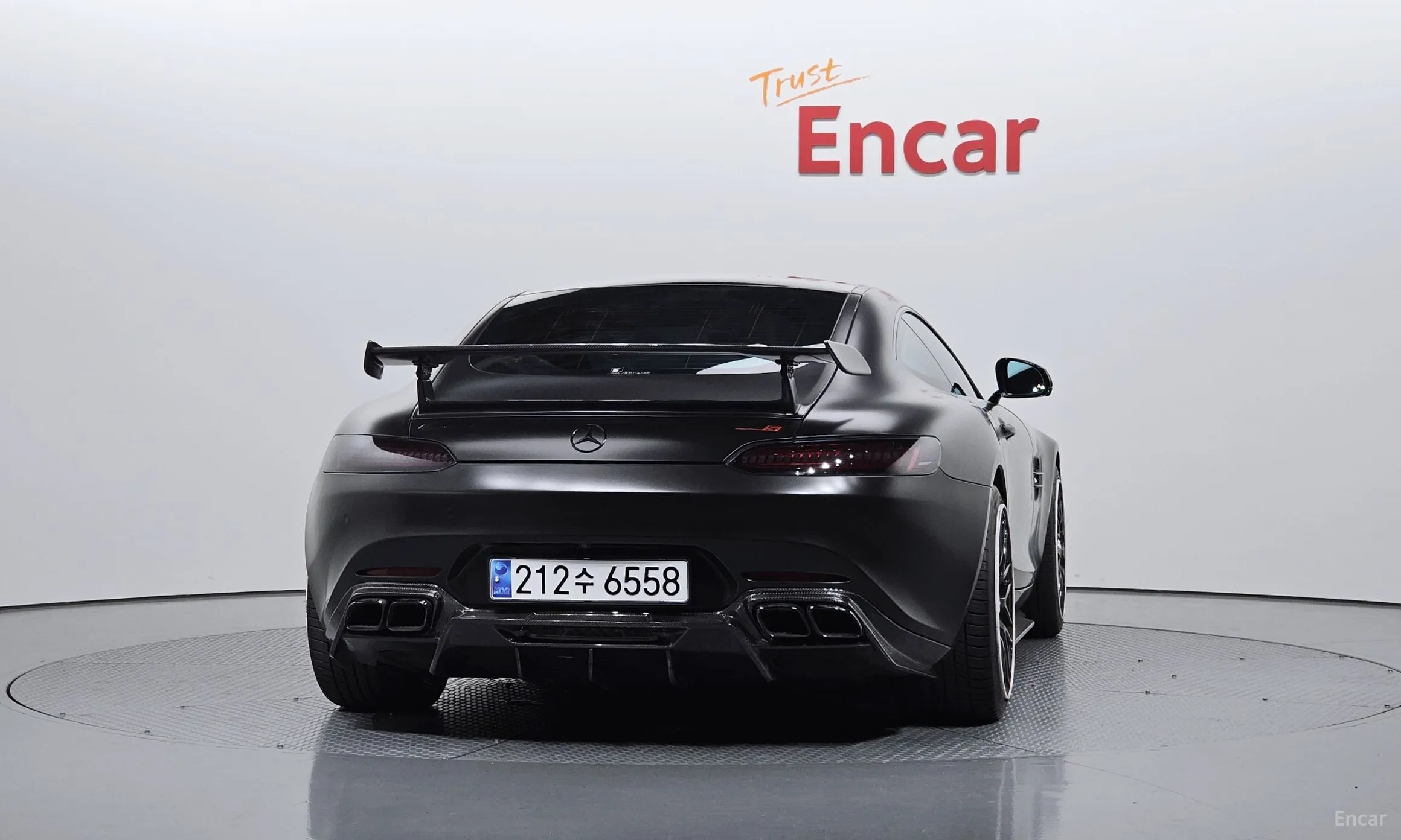 Mercedes Benz AMG GT превью 3