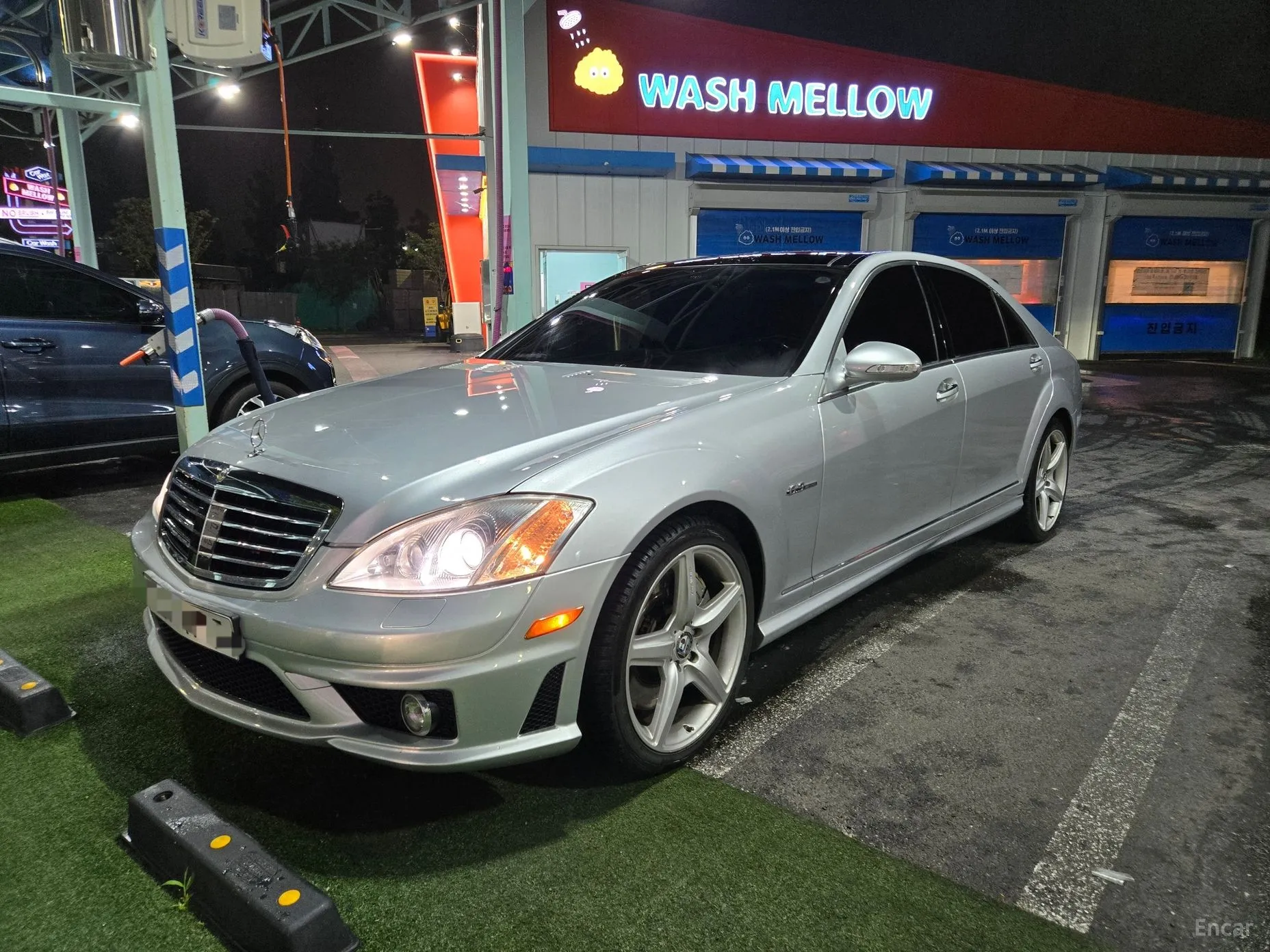 Mercedes Benz S-Class W221