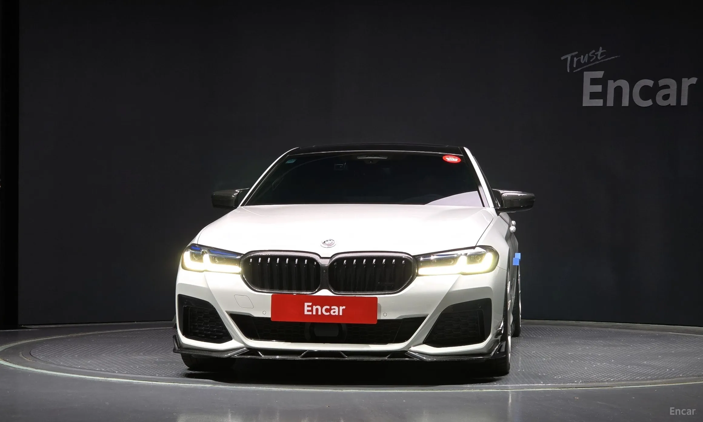BMW 5 Series (G30) превью 2