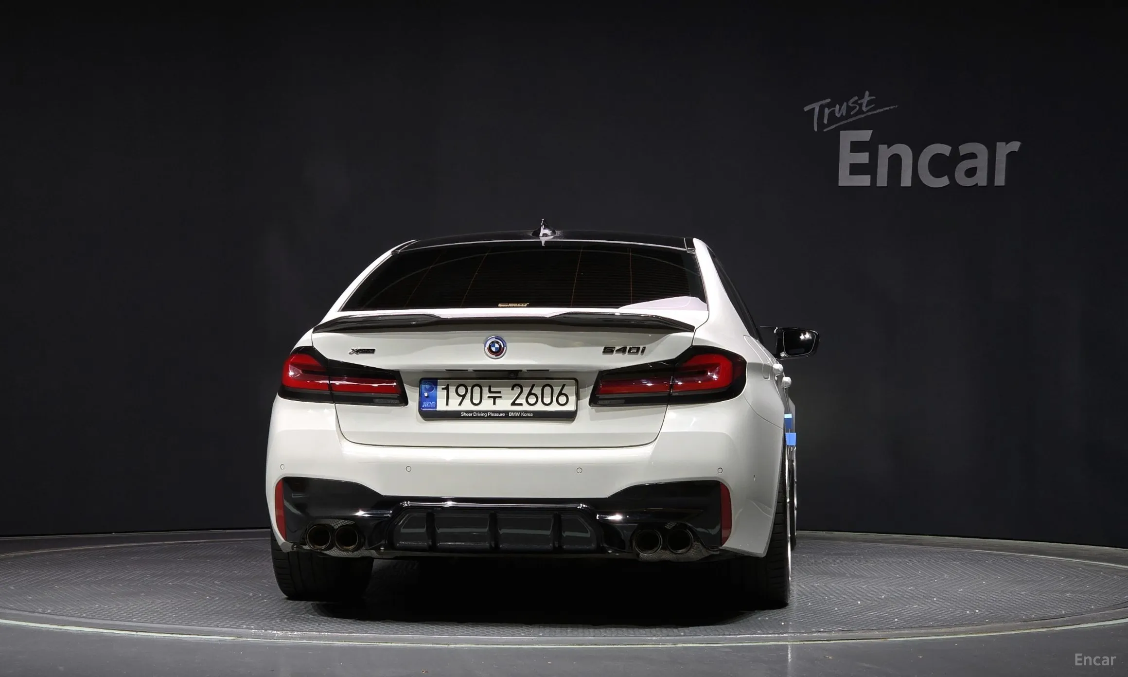 BMW 5 Series (G30) превью 3