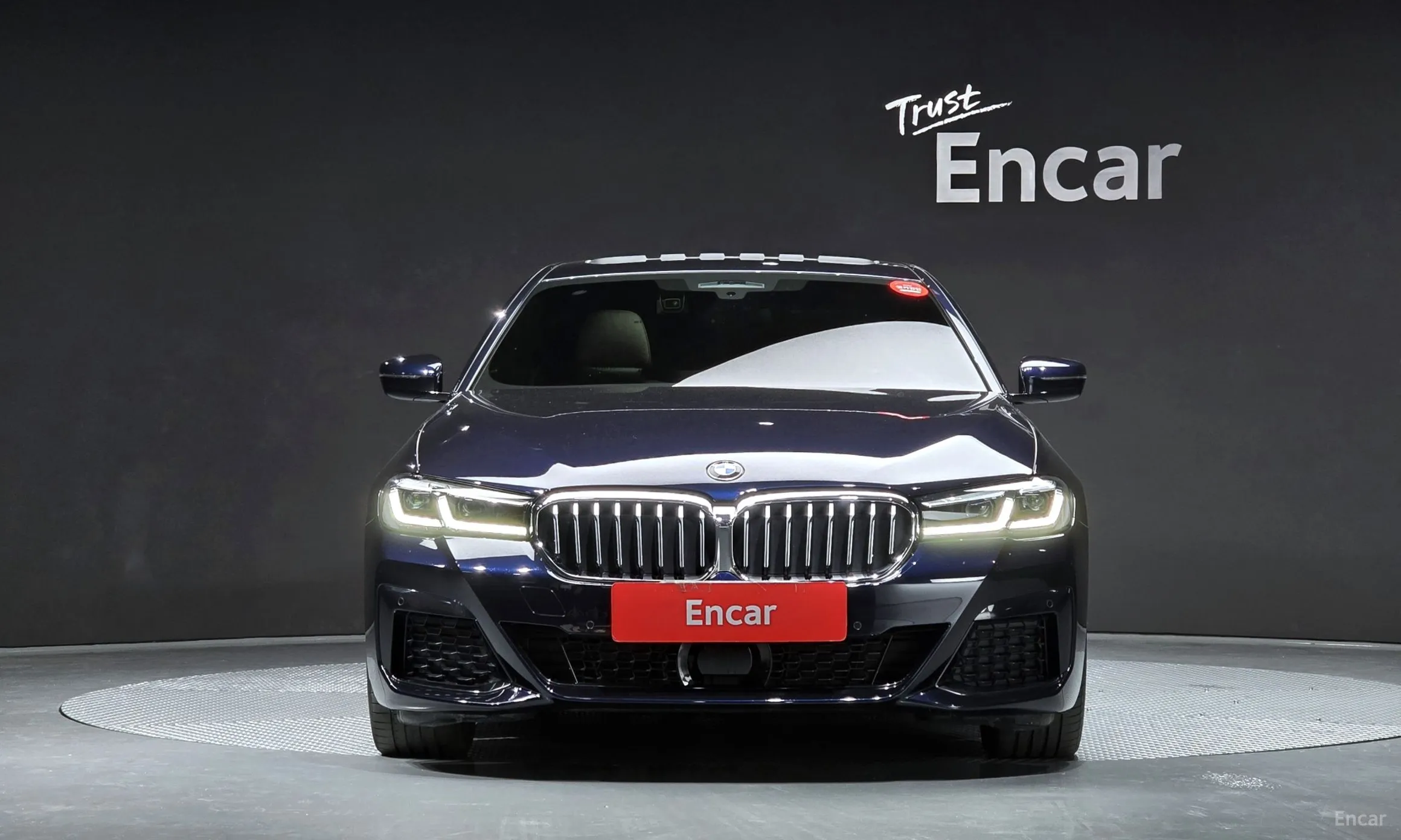 BMW 5 Series (G30) превью 2