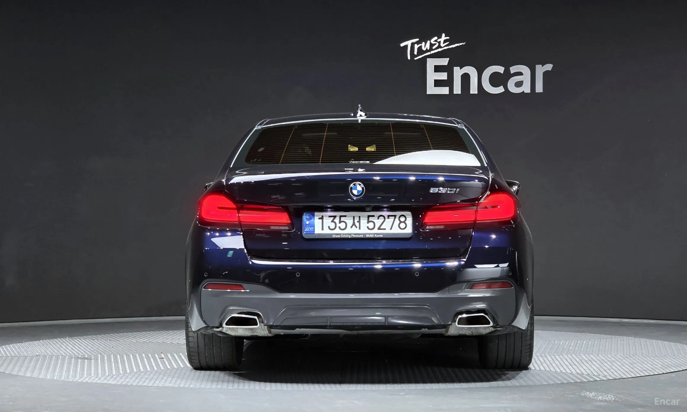 BMW 5 Series (G30) превью 3