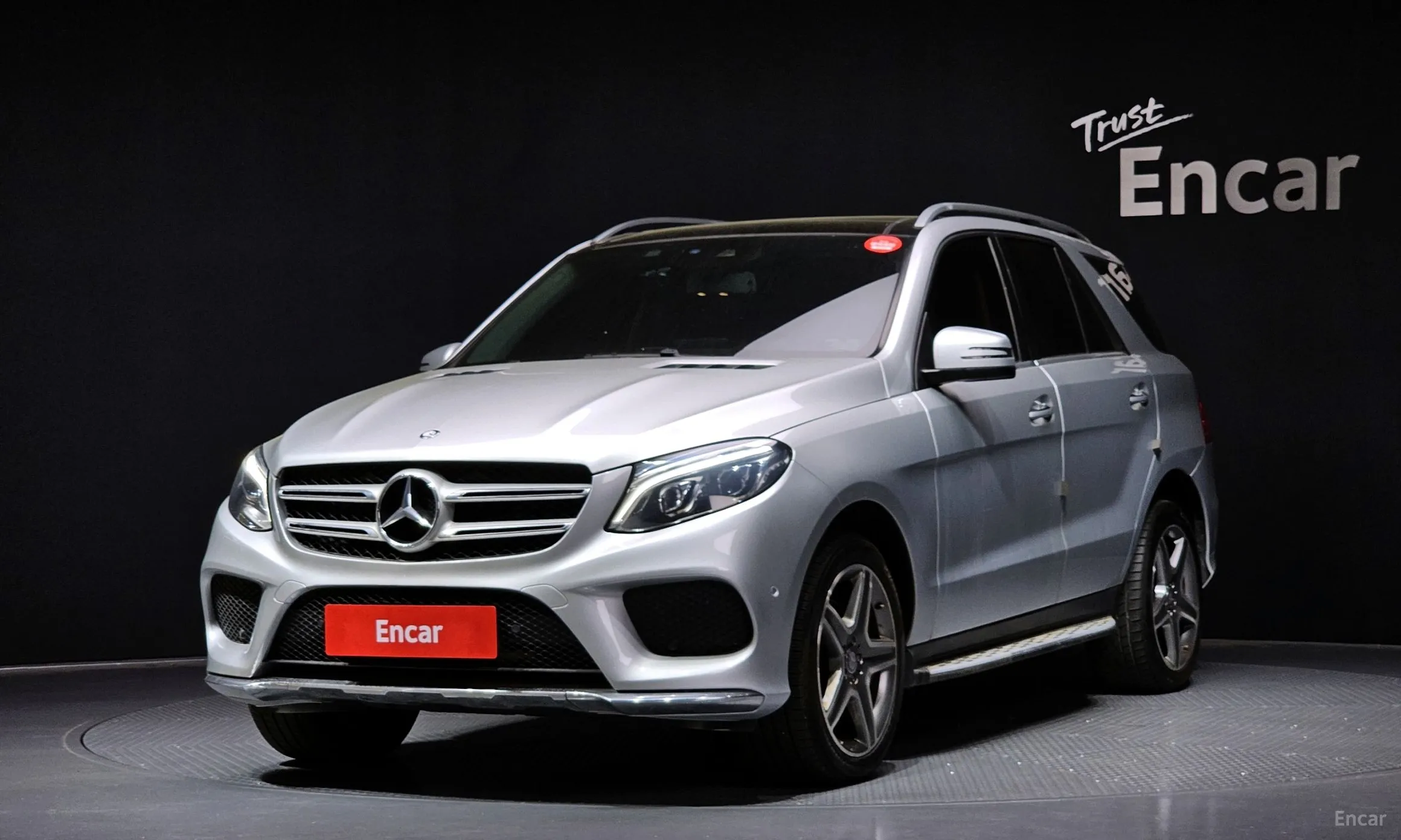 Mercedes Benz GLE-Class W166