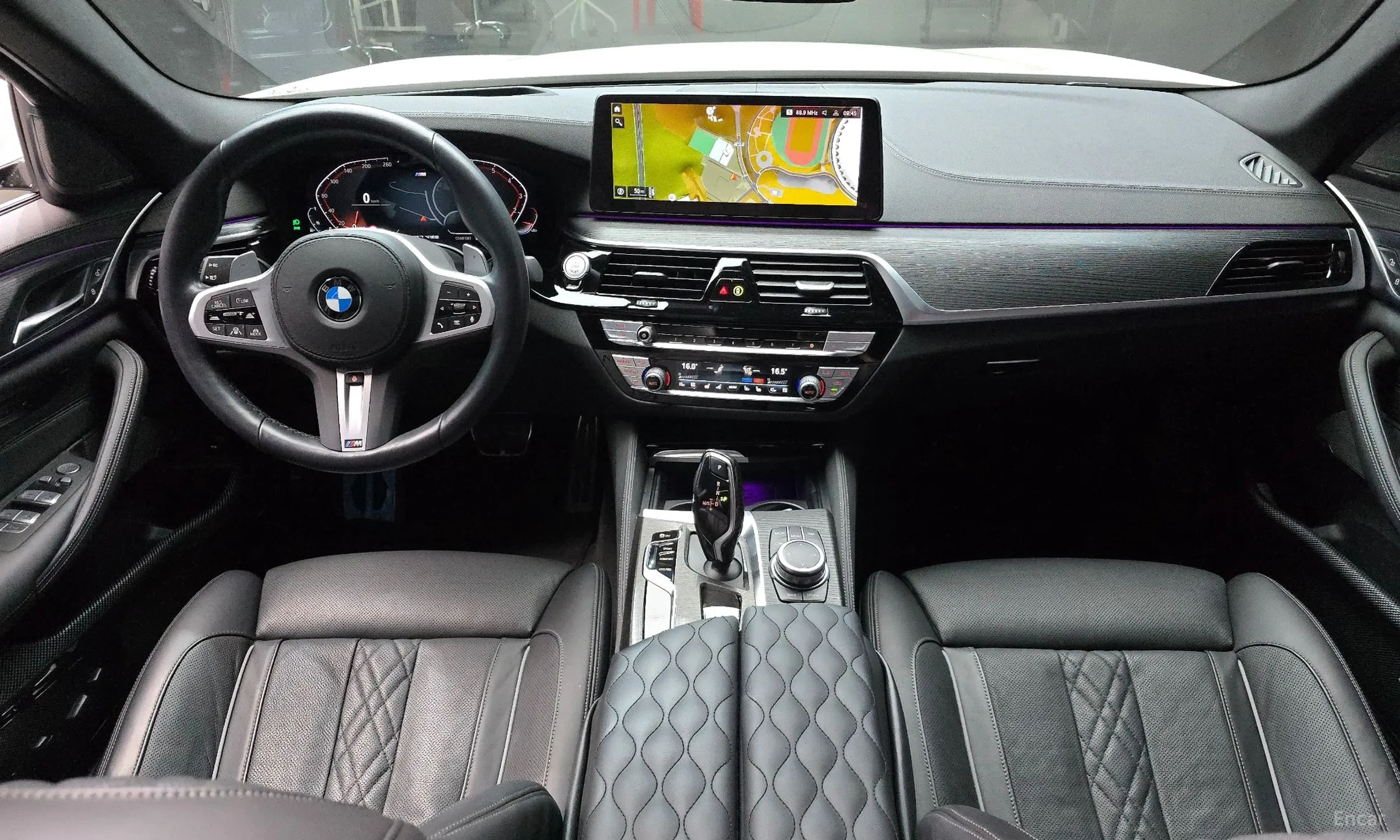 BMW 5 Series (G30) превью 4