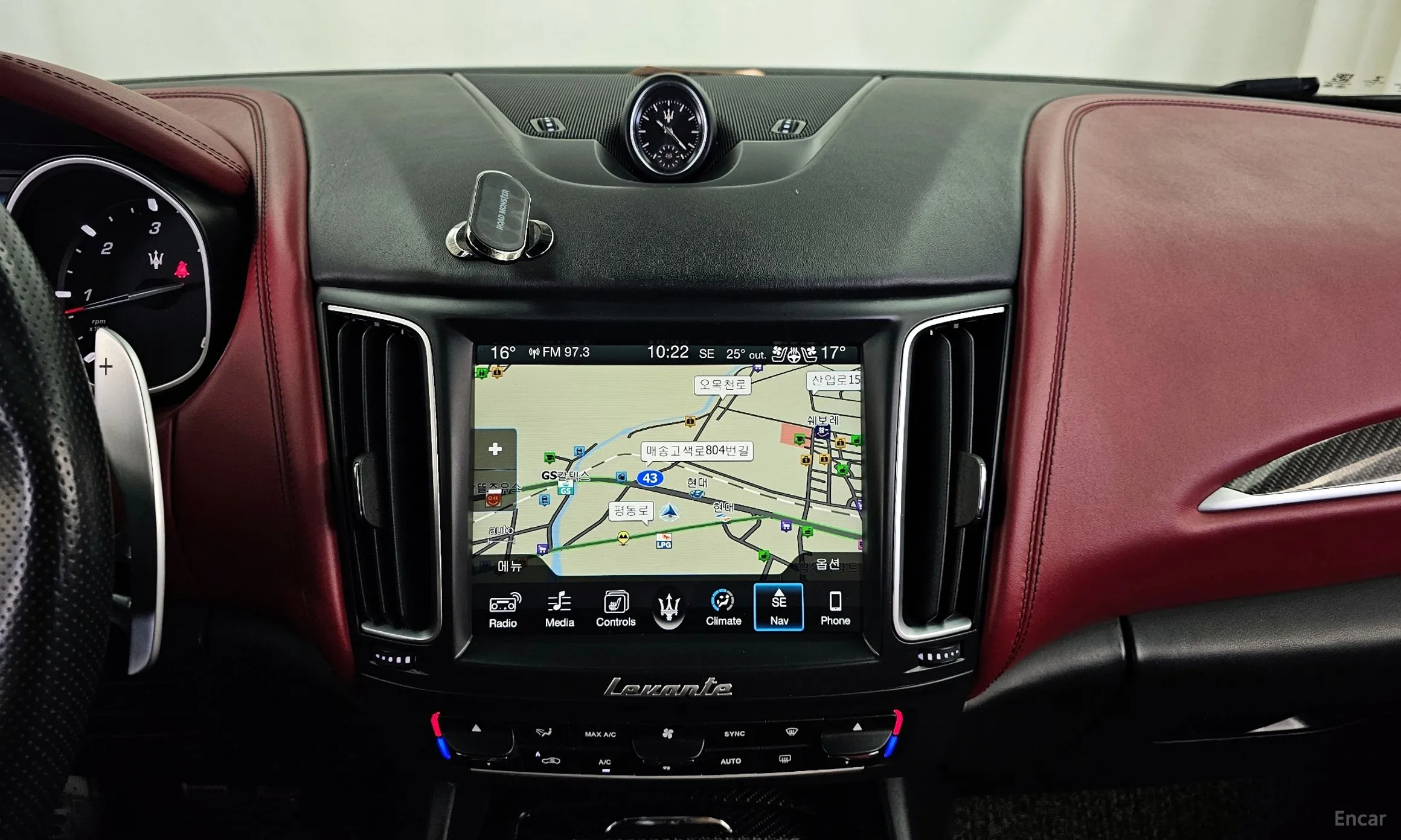 Maserati Levante превью 14