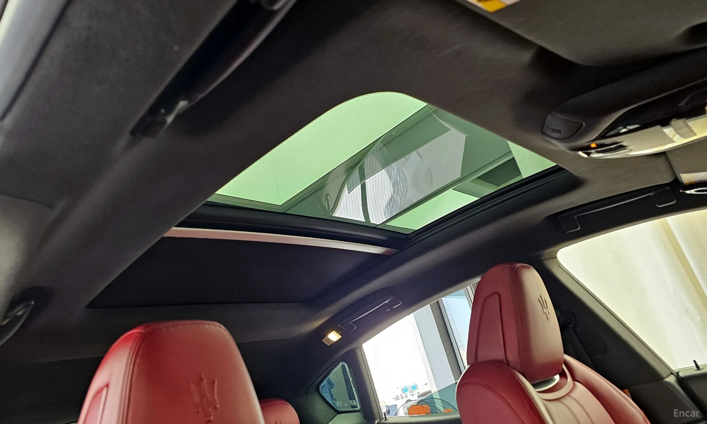 Maserati Levante превью 17