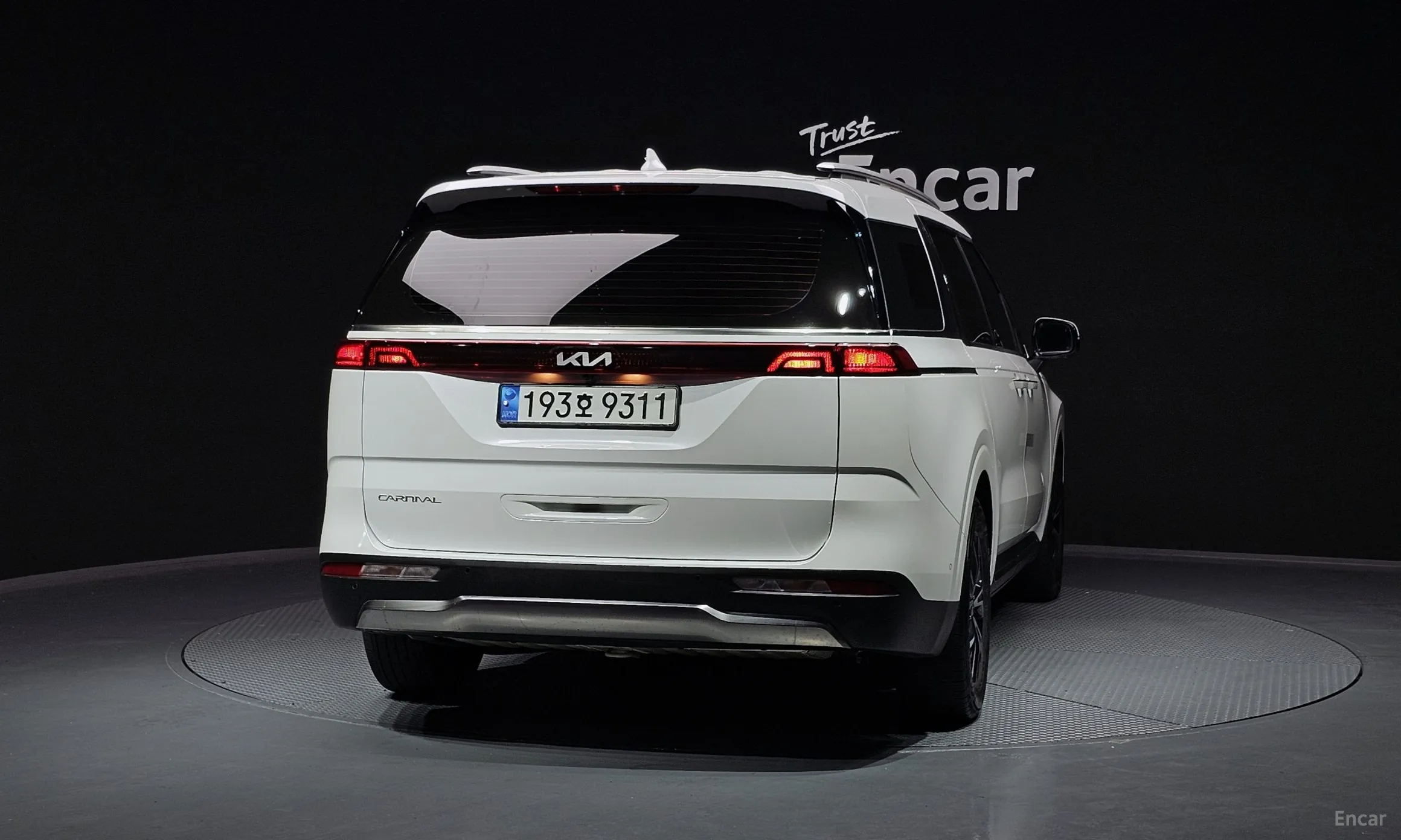 Kia Carnival Gen 4 превью 3