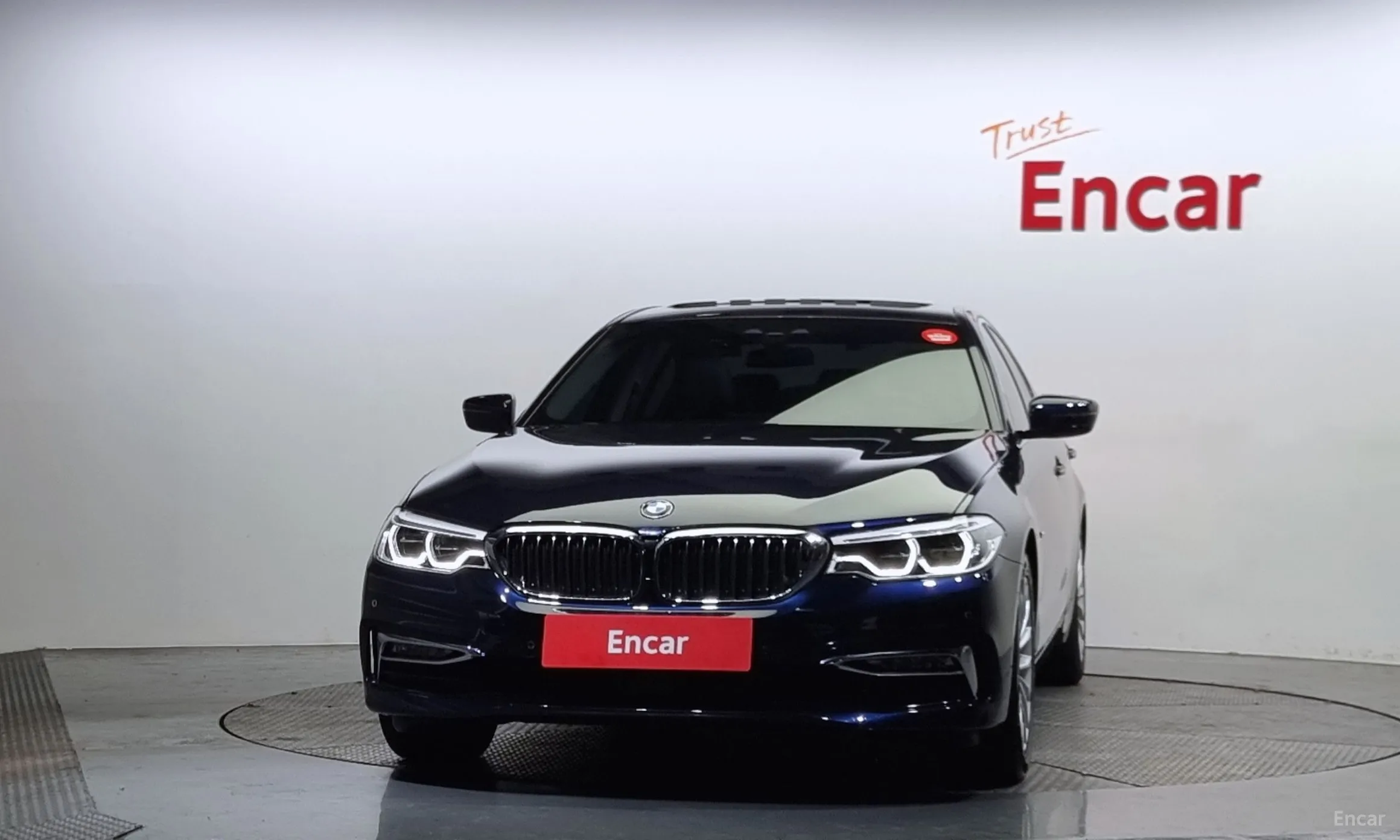 BMW 5 Series (G30) превью 2