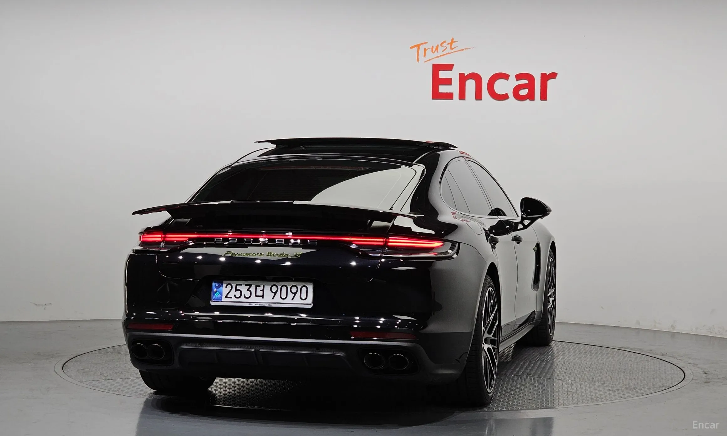 Porsche Panamera (971) превью 3