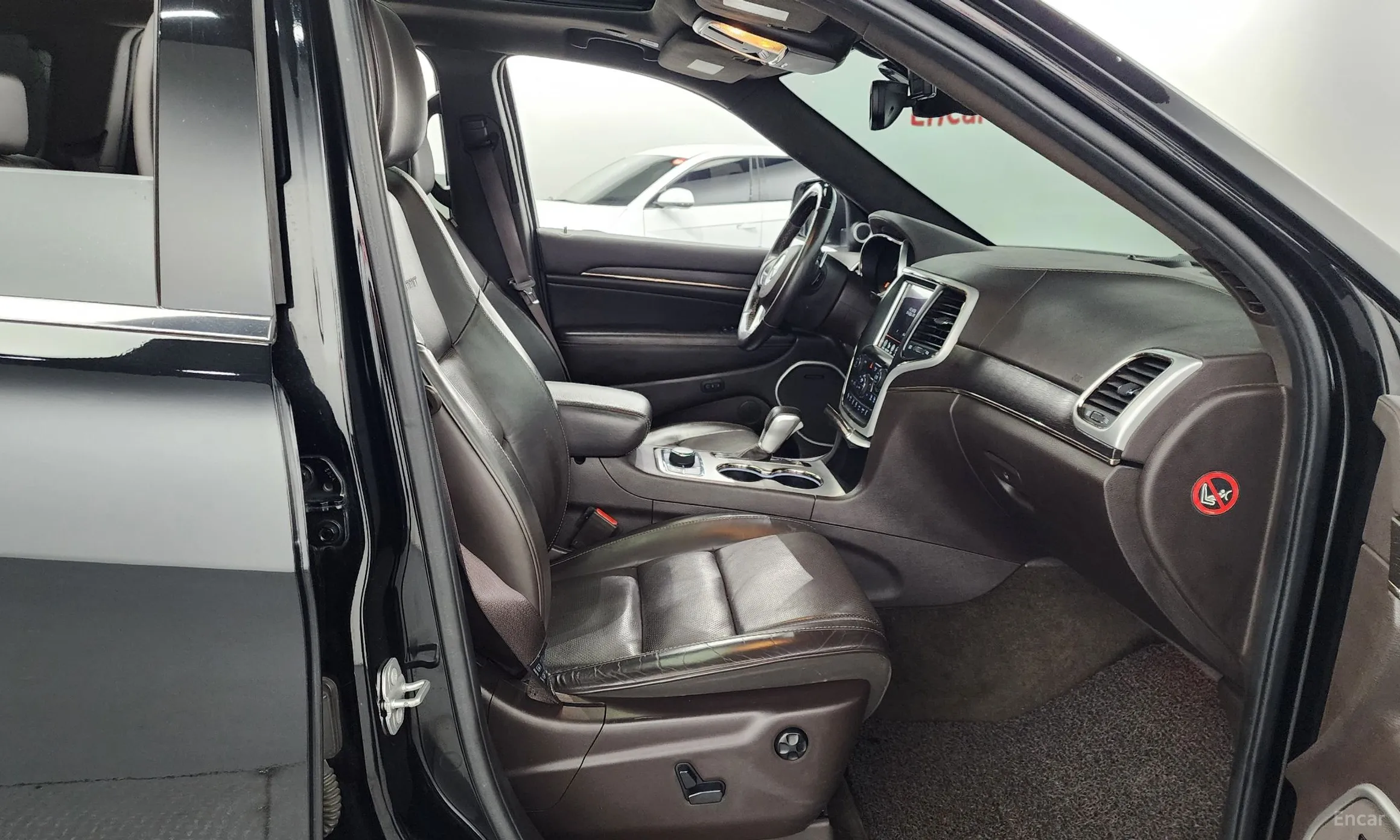 Jeep Grand Cherokee превью 11
