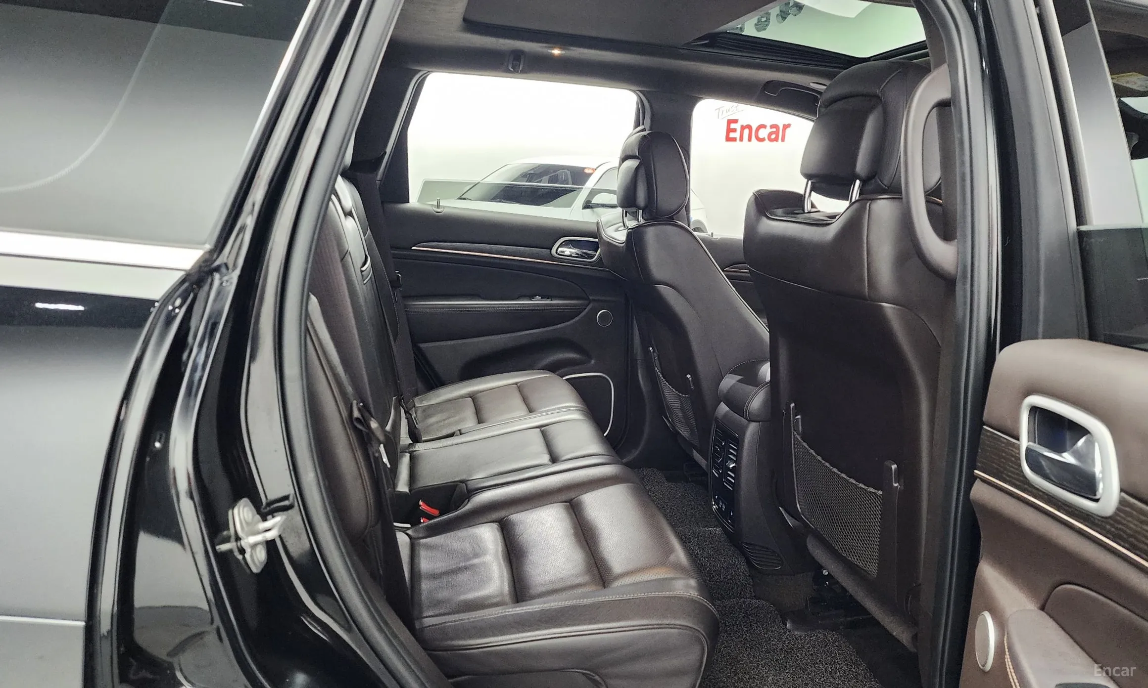Jeep Grand Cherokee превью 12