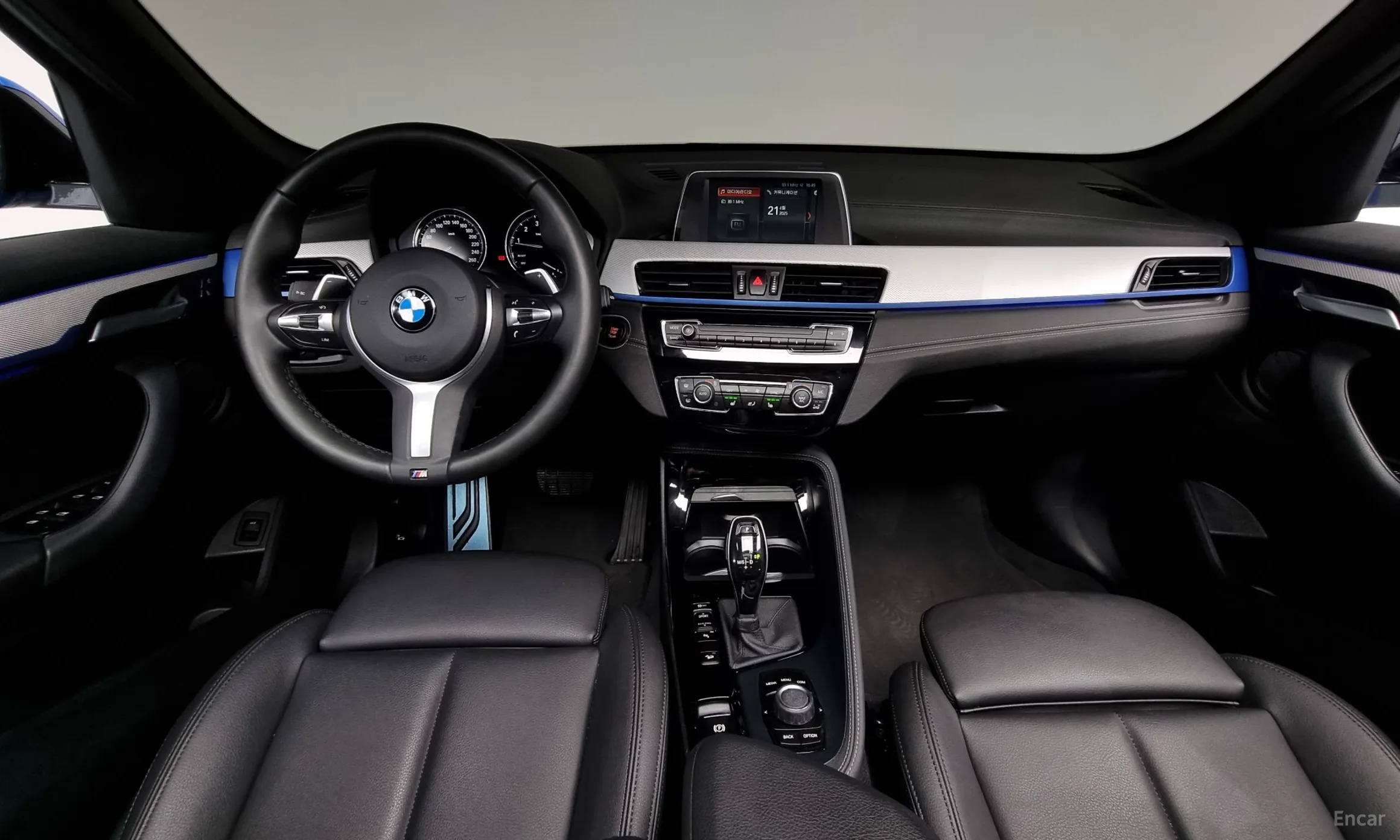 BMW X1 (F48) превью 4