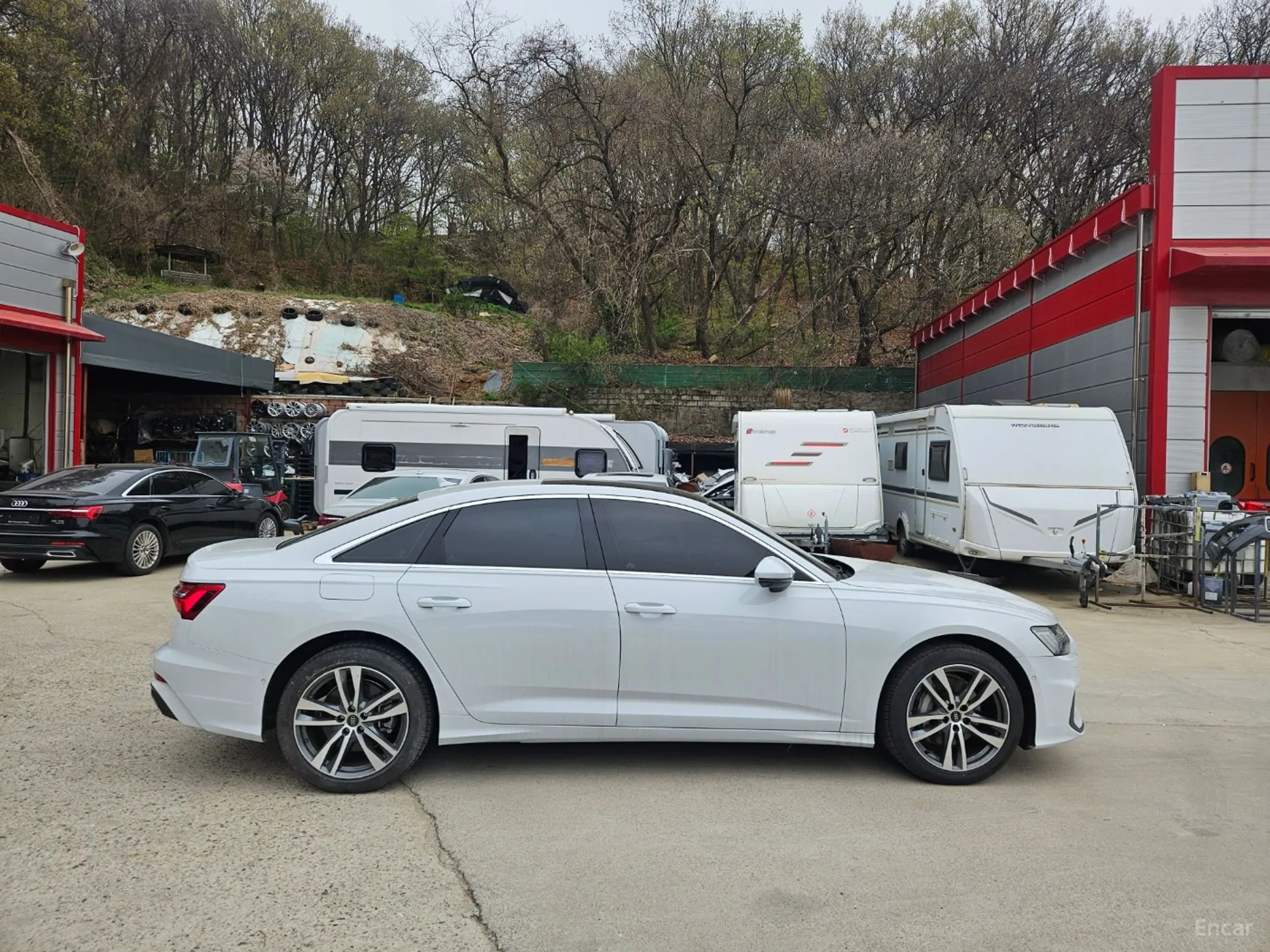Audi A6 (C8) превью 4