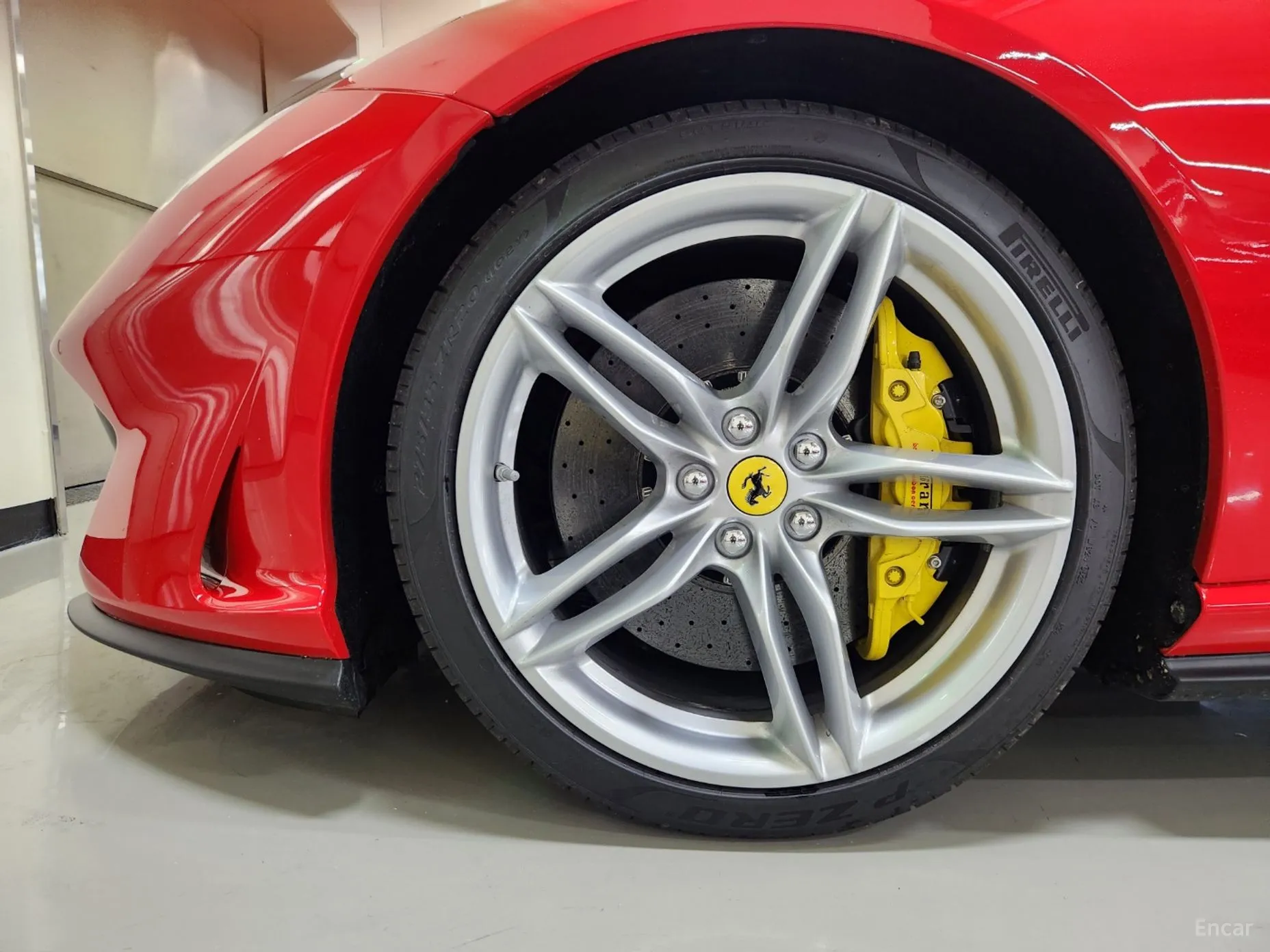Ferrari 812 GTS превью 19