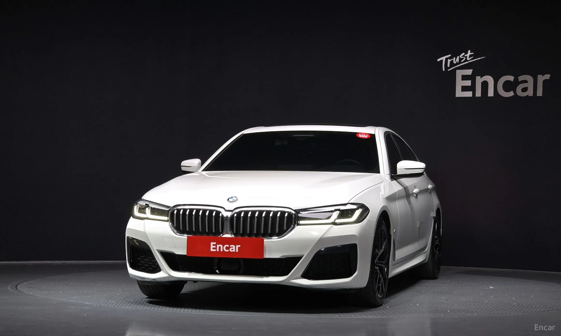 BMW 5 Series (G30) превью 2