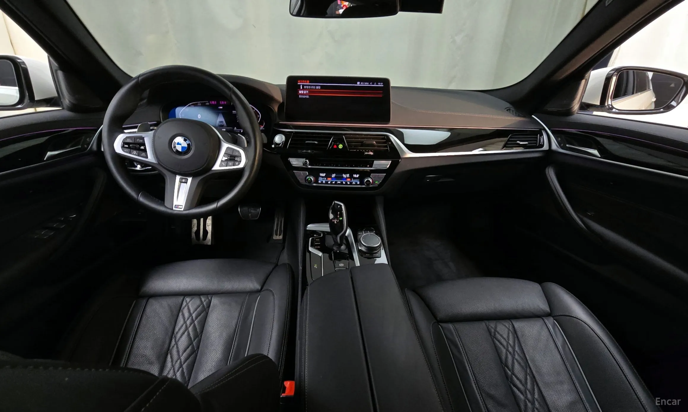 BMW 5 Series (G30) превью 4