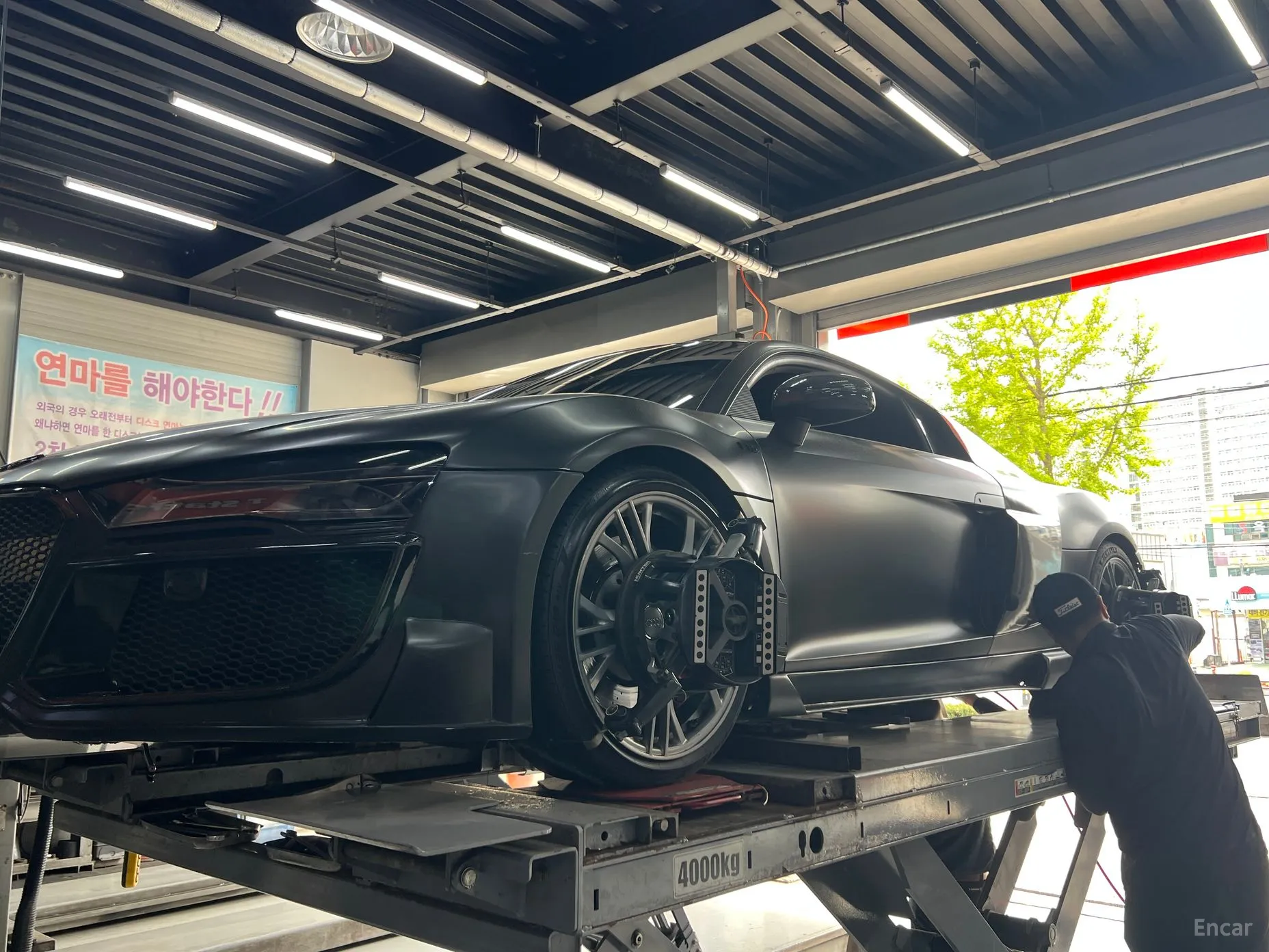 Audi R8 превью 3