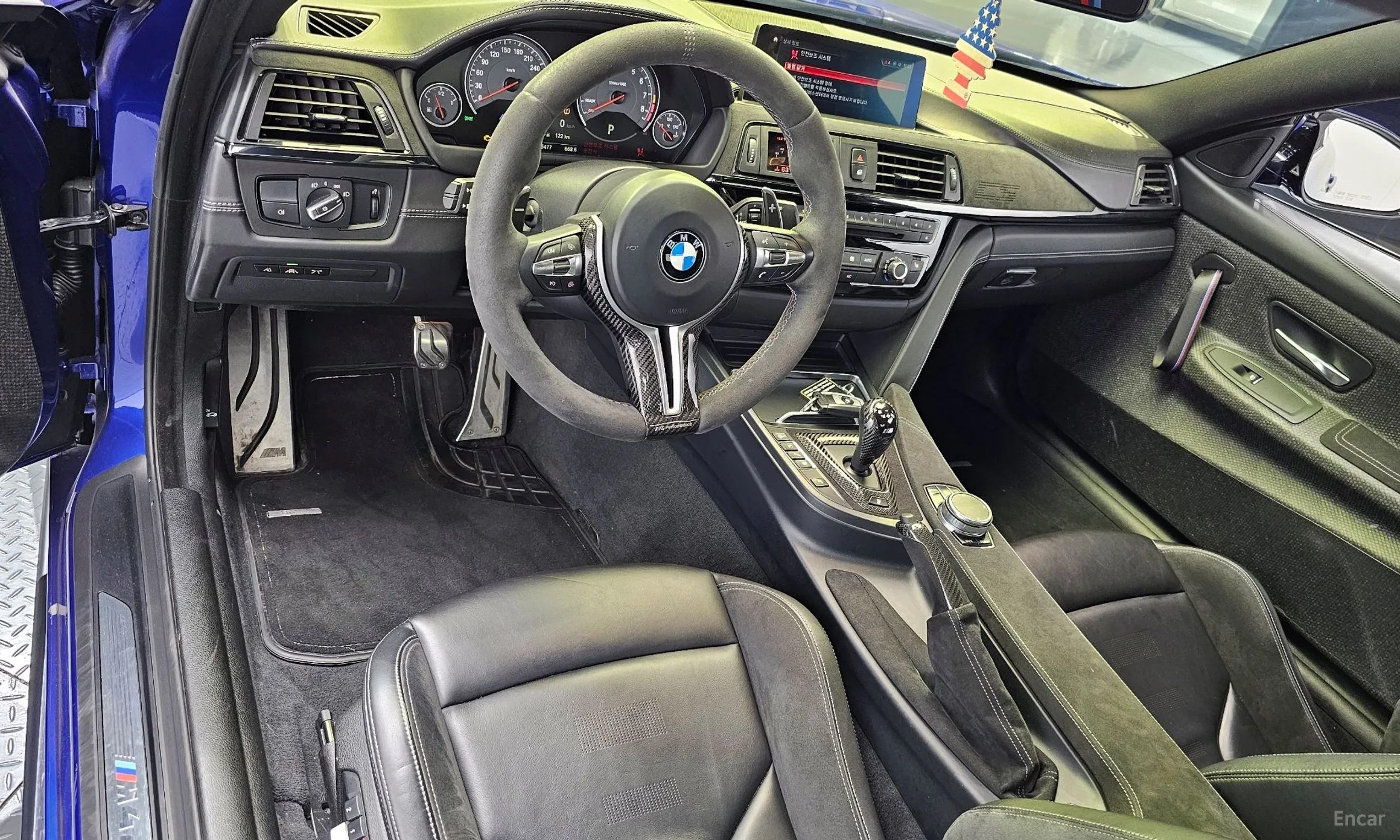BMW M4 (F82) превью 4