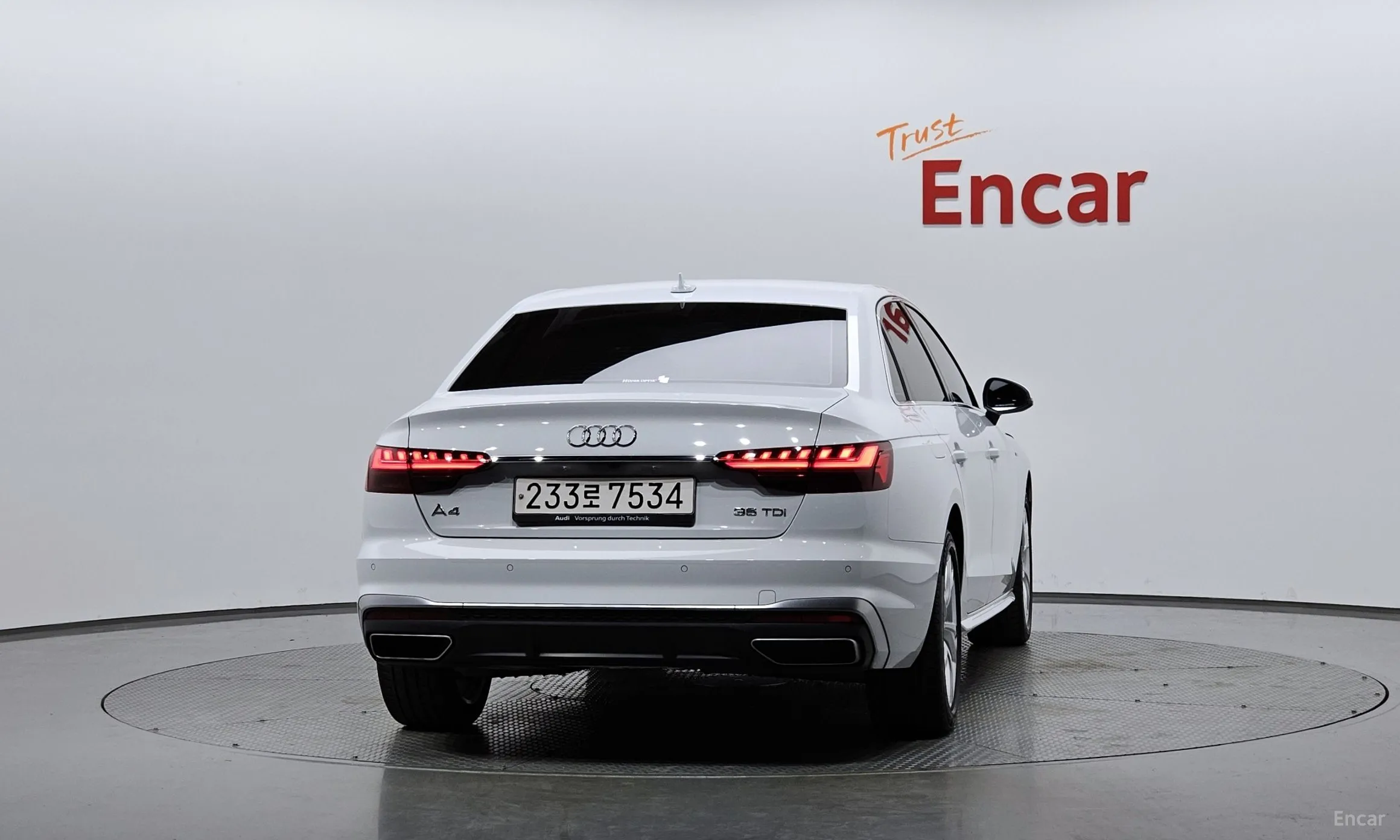 Audi A4 (B9) превью 3