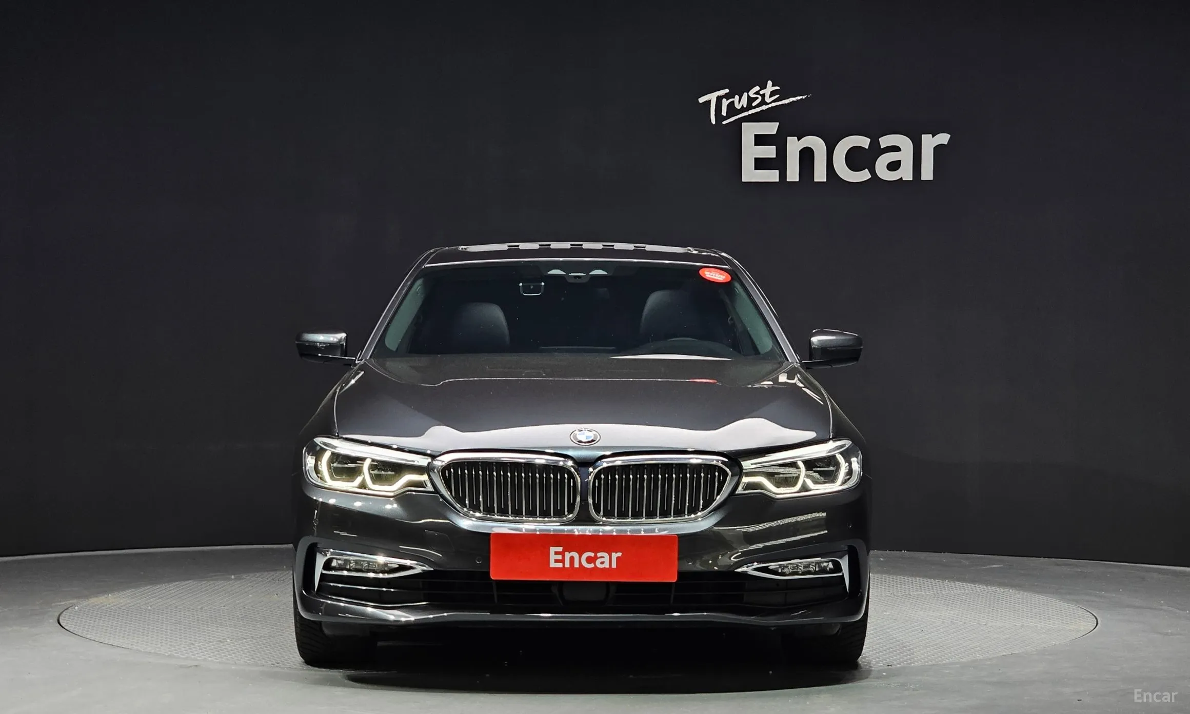BMW 5 Series (G30) превью 2