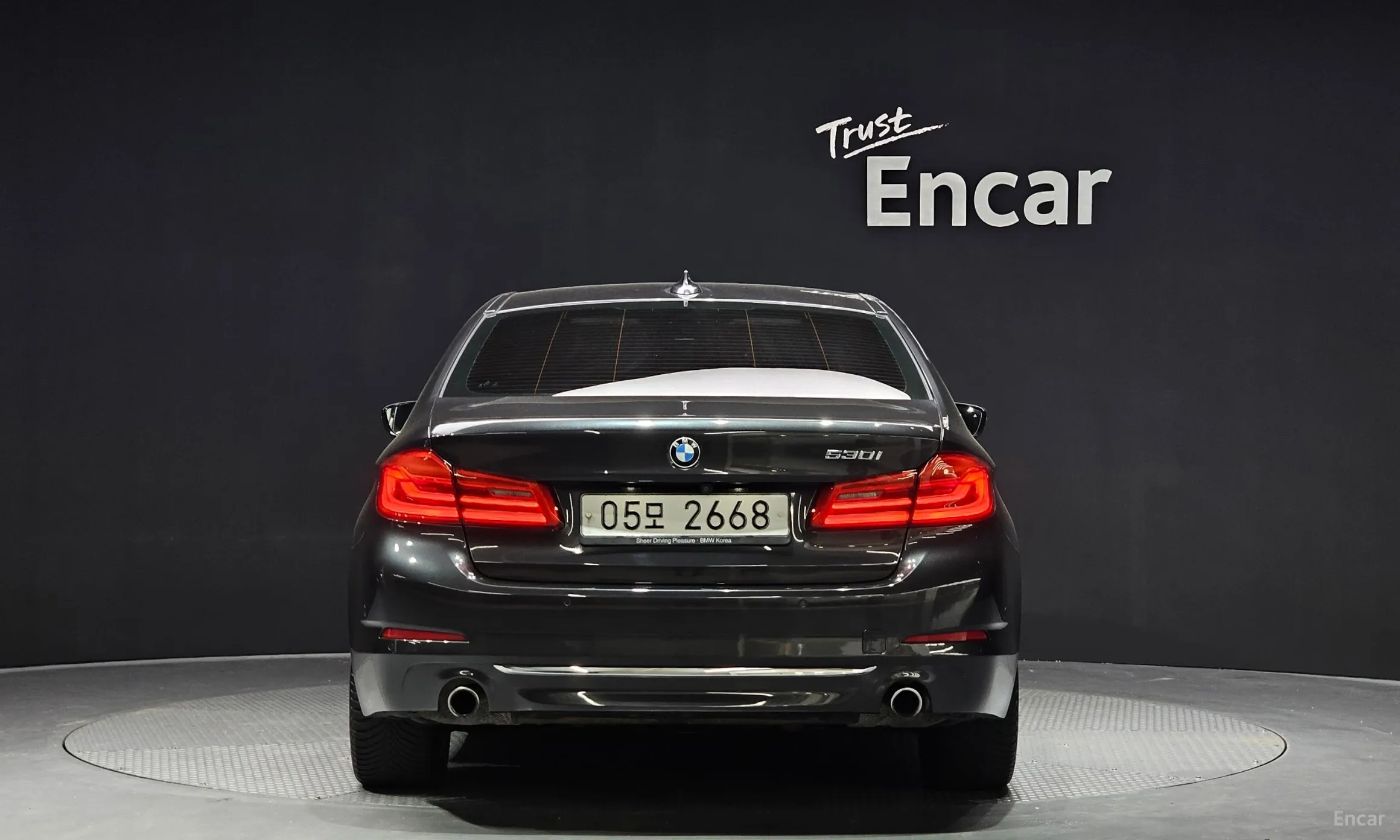 BMW 5 Series (G30) превью 3