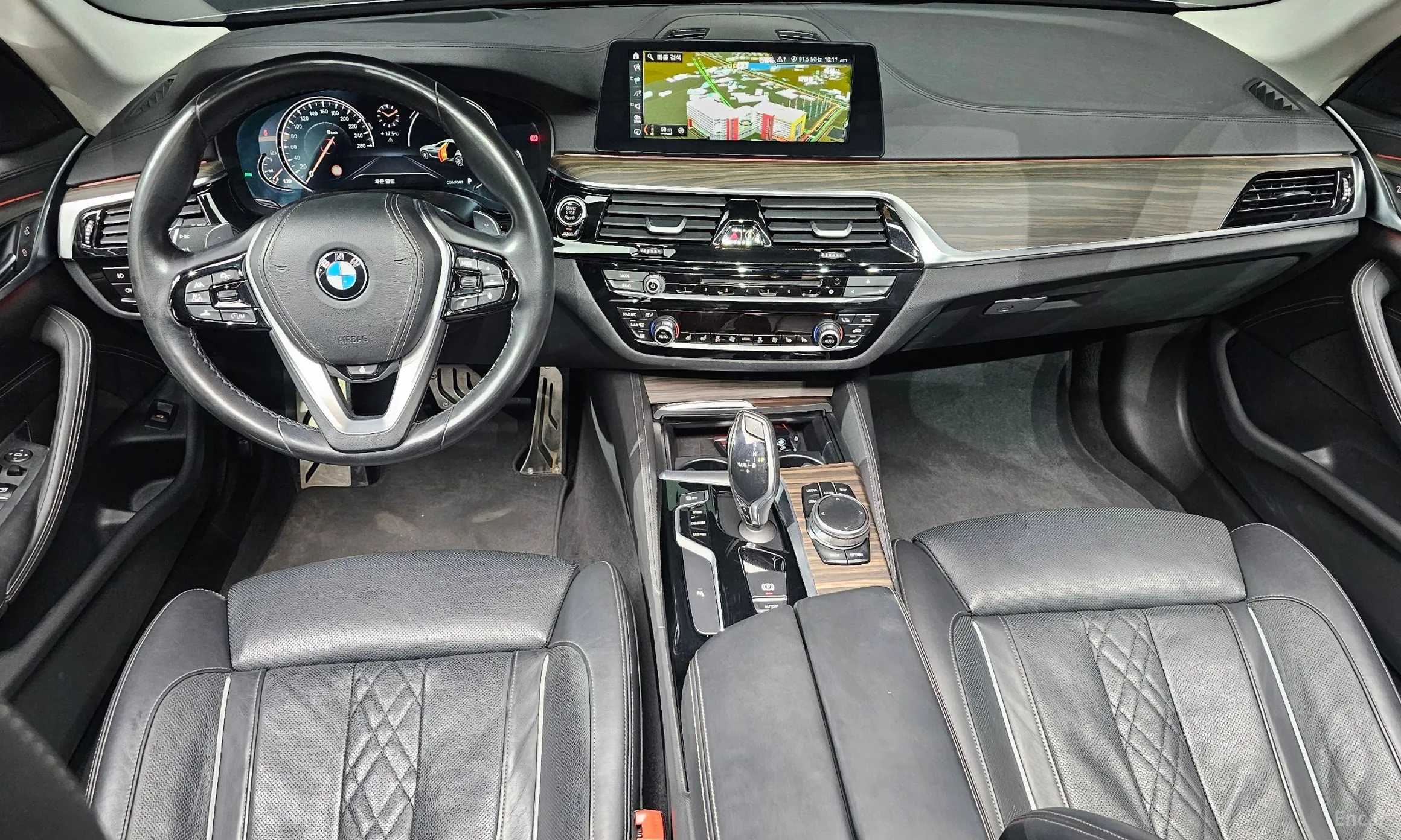 BMW 5 Series (G30) превью 4