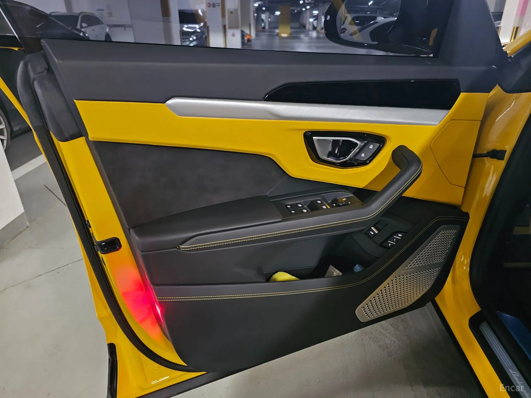 Lamborghini Urus превью 15
